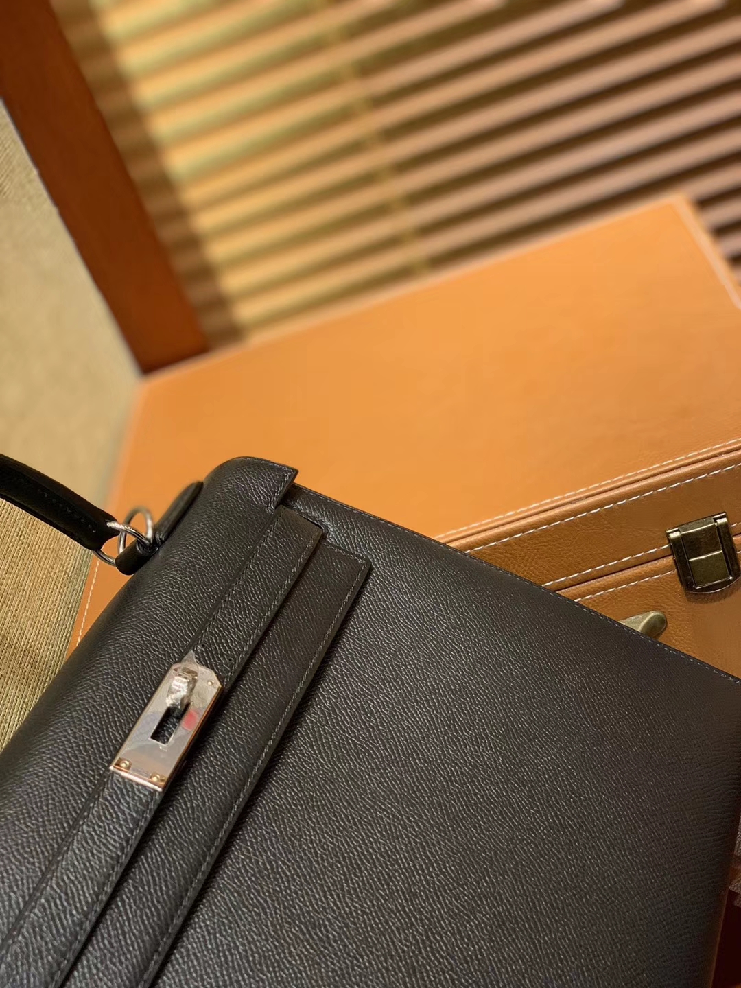 Hermès（爱马仕）Kelly 28(凯莉包) 黑银 德国进口 掌纹牛皮 原版蜜蜡线 全手工缝制