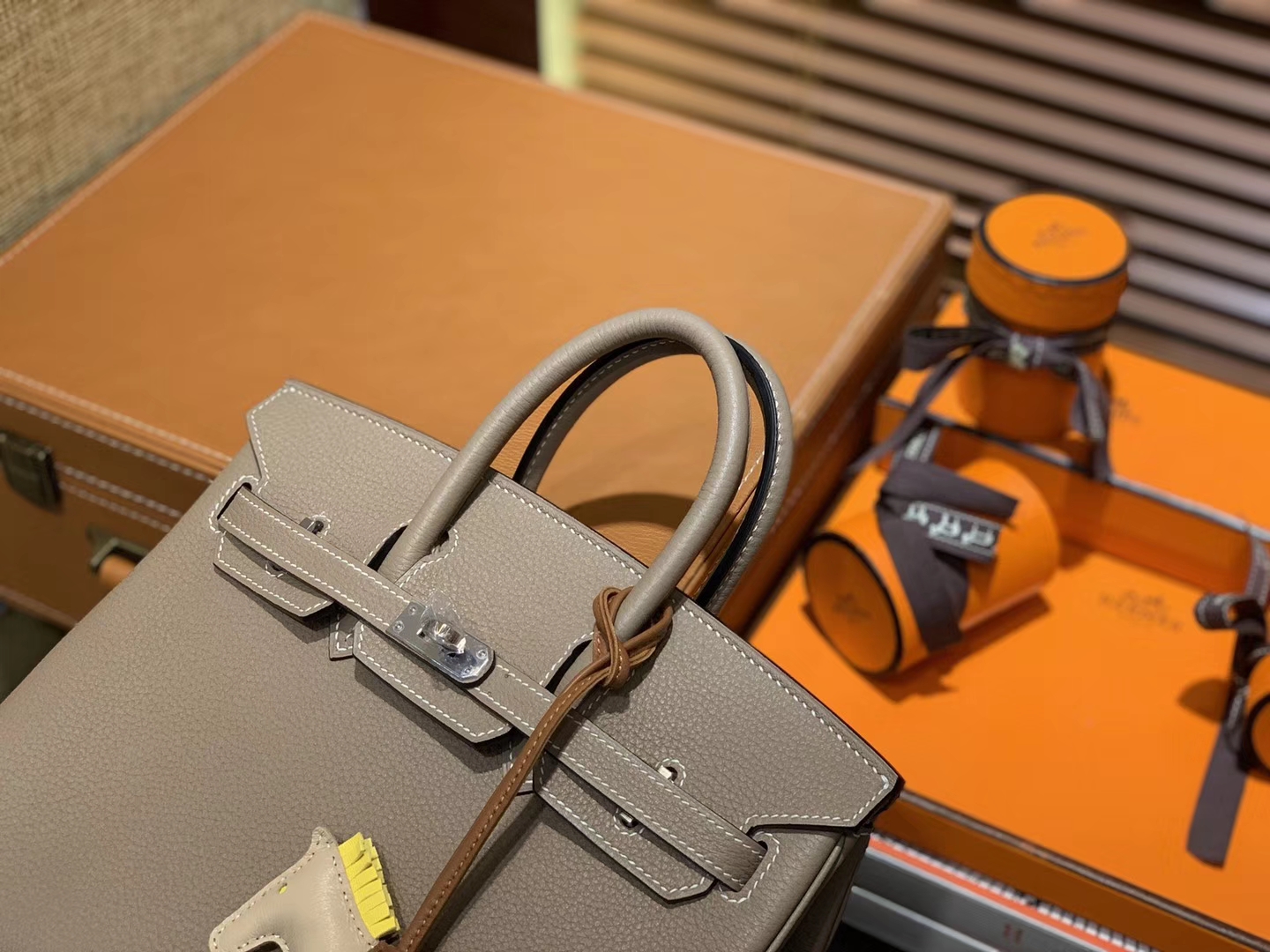 Hermès（爱马仕）Birkin 25cm ( 铂金包) Togo小牛皮 斑鸠灰 原版蜜蜡线 全手工缝制