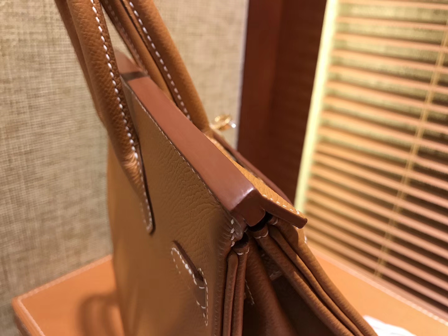 Hermès（爱马仕）Birkin 25cm ( 铂金包) 掌纹牛皮 金棕色 原版蜜蜡线 全手工缝制