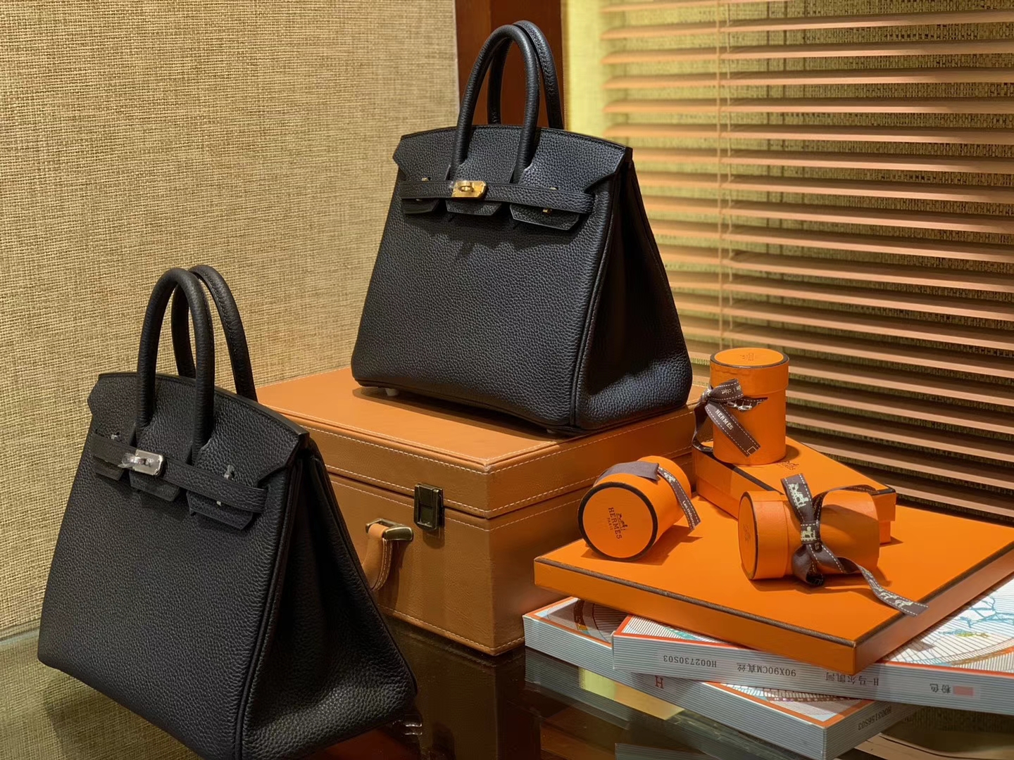 Hermès（爱马仕）Birkin 25cm ( 铂金包) Togo小牛皮 经典黑金 原版蜜蜡线 全手工缝制