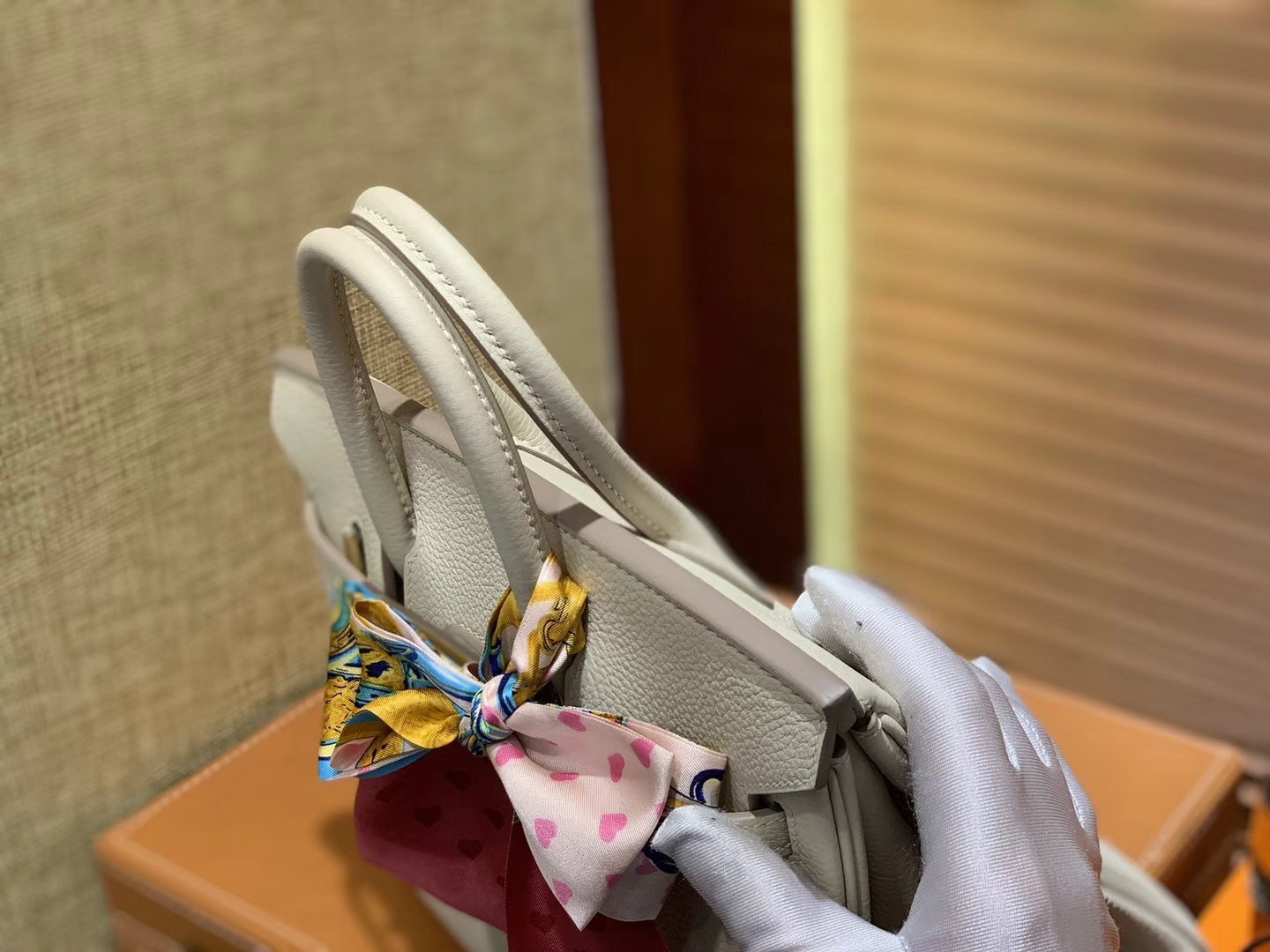 Hermès（爱马仕）Birkin 25cm ( 铂金包) Togo小牛皮 奶昔白 原版蜜蜡线 全手工缝制