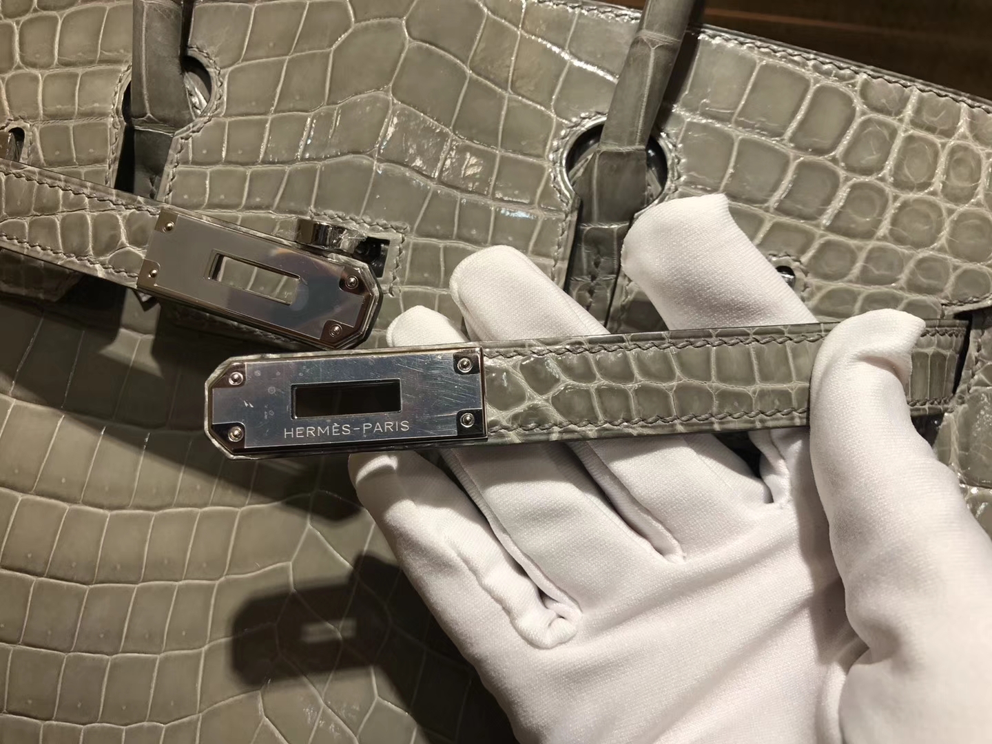 Hermès（爱马仕）Birkin铂金包 斑鸠灰 一级皮 尼罗鳄鱼 进口原料 顶级手缝工艺 银扣 30cm