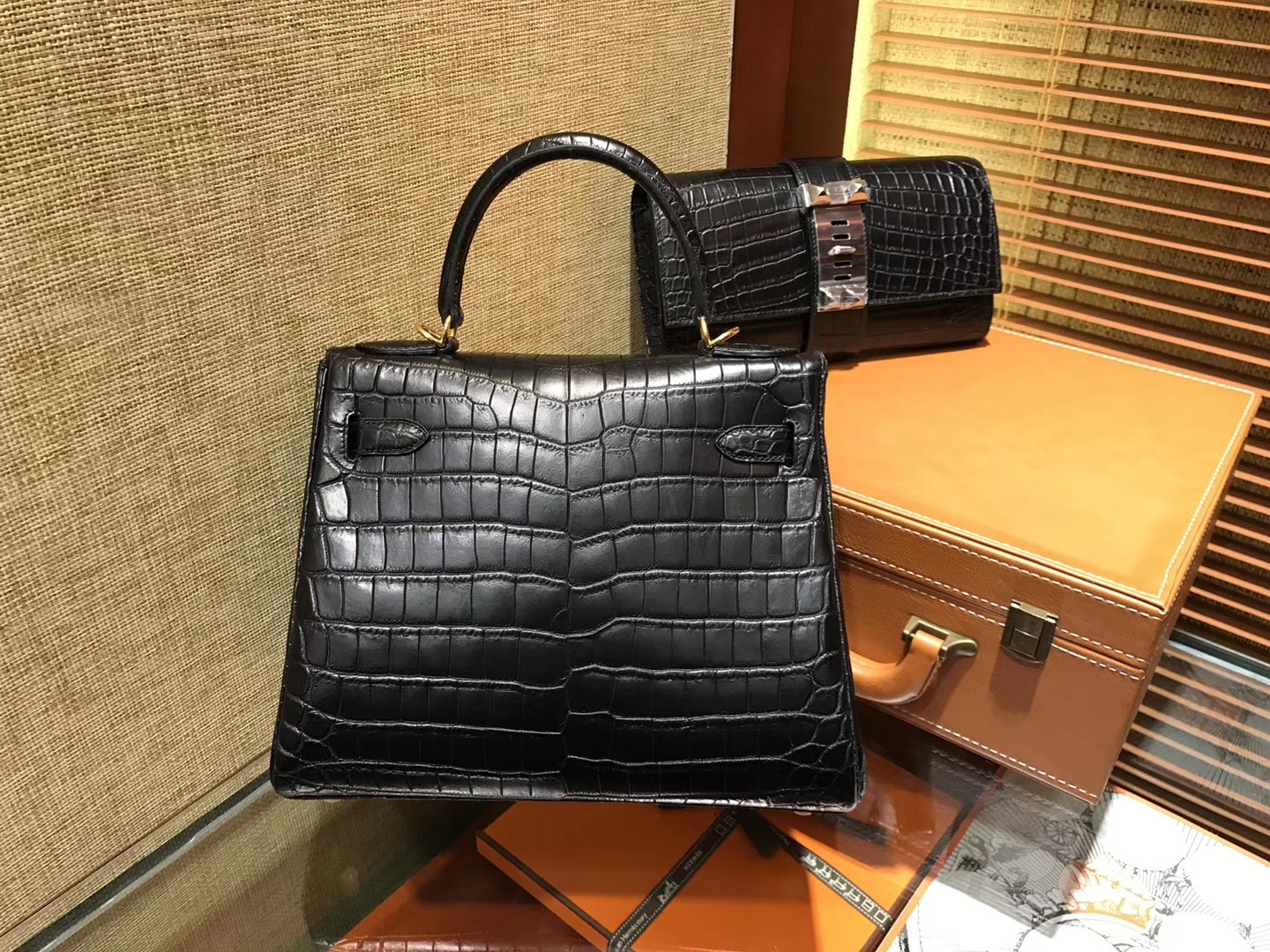 Hermès（爱马仕）Kelly 凯莉包 经典黑 尼罗雾面 一级鳄鱼皮 顶级全手工缝制 金扣 28cm