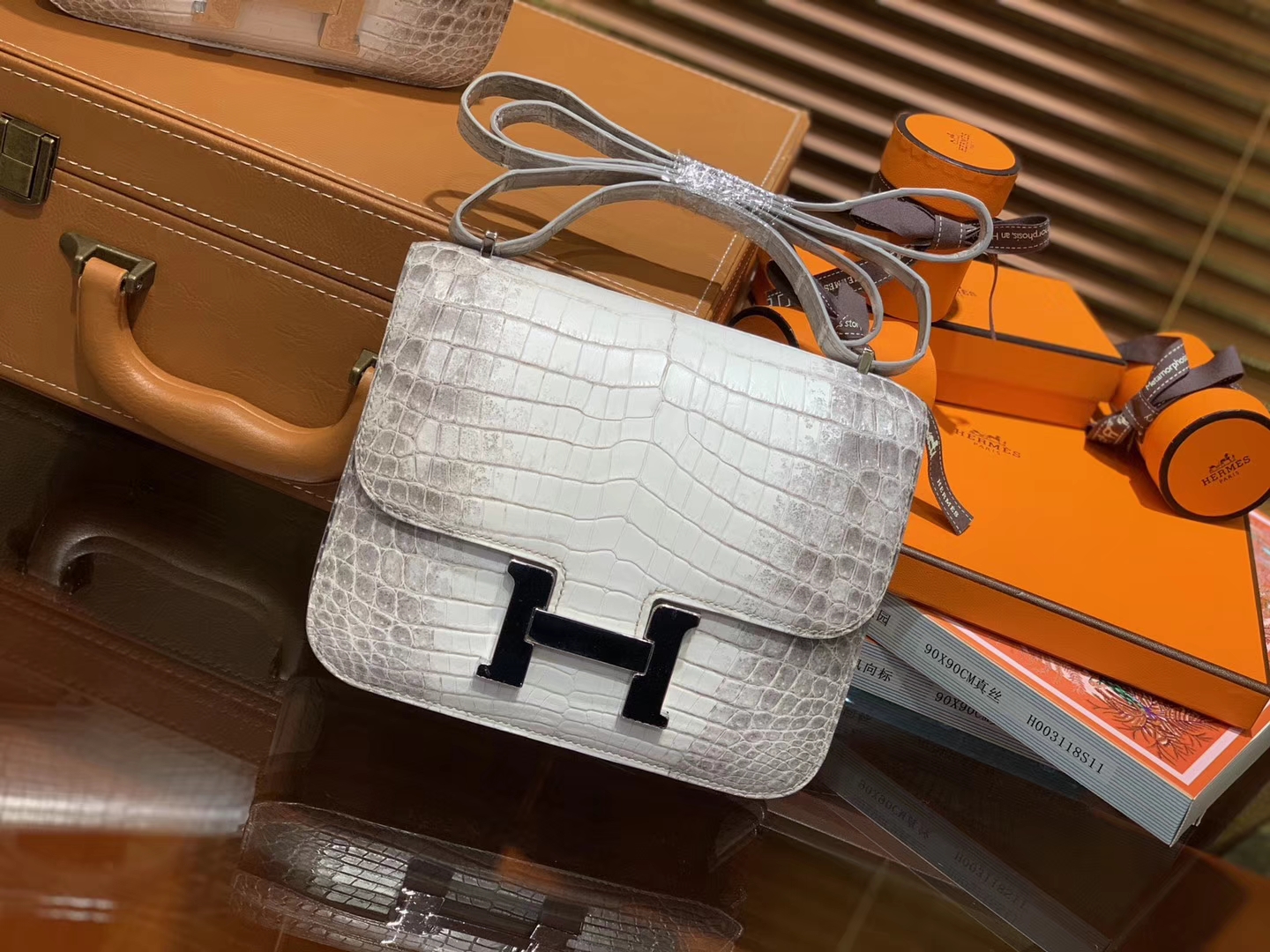 Hermès（爱马仕）Constance空姐包 喜马拉雅 一级尼罗雾面 鳄鱼皮 顶级全手工缝制 银扣 18cm