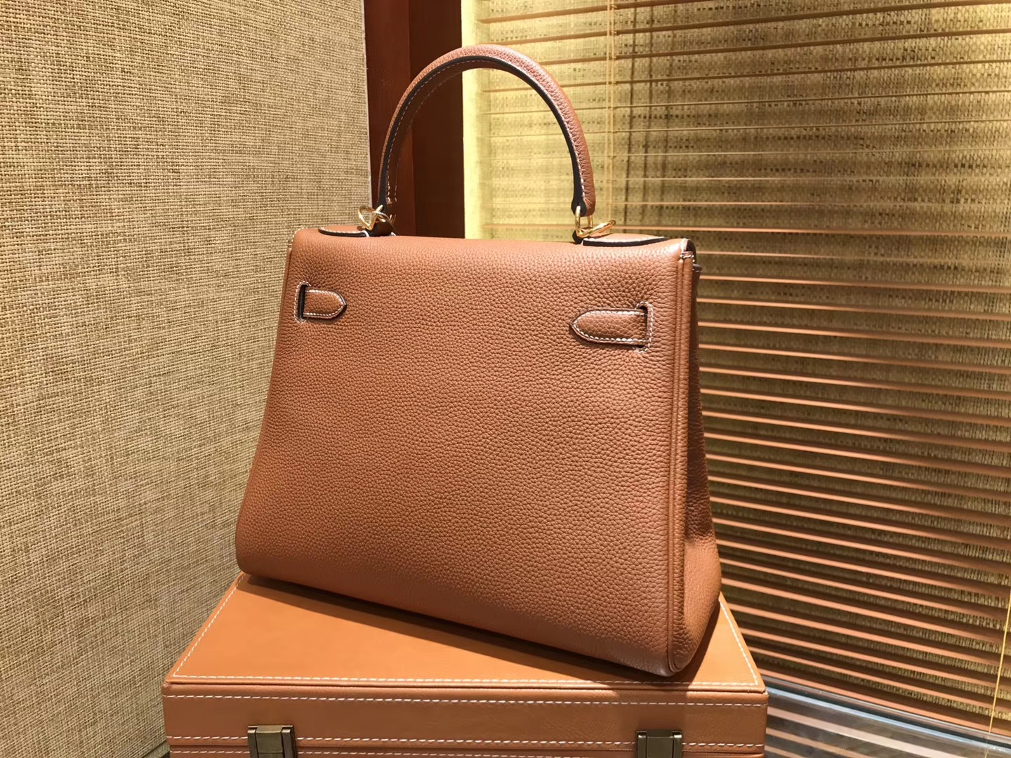 Hermès（爱马仕）Kelly凯莉包 togo小牛皮 金棕色 进口原料 原版蜜蜡线 金扣 28cm