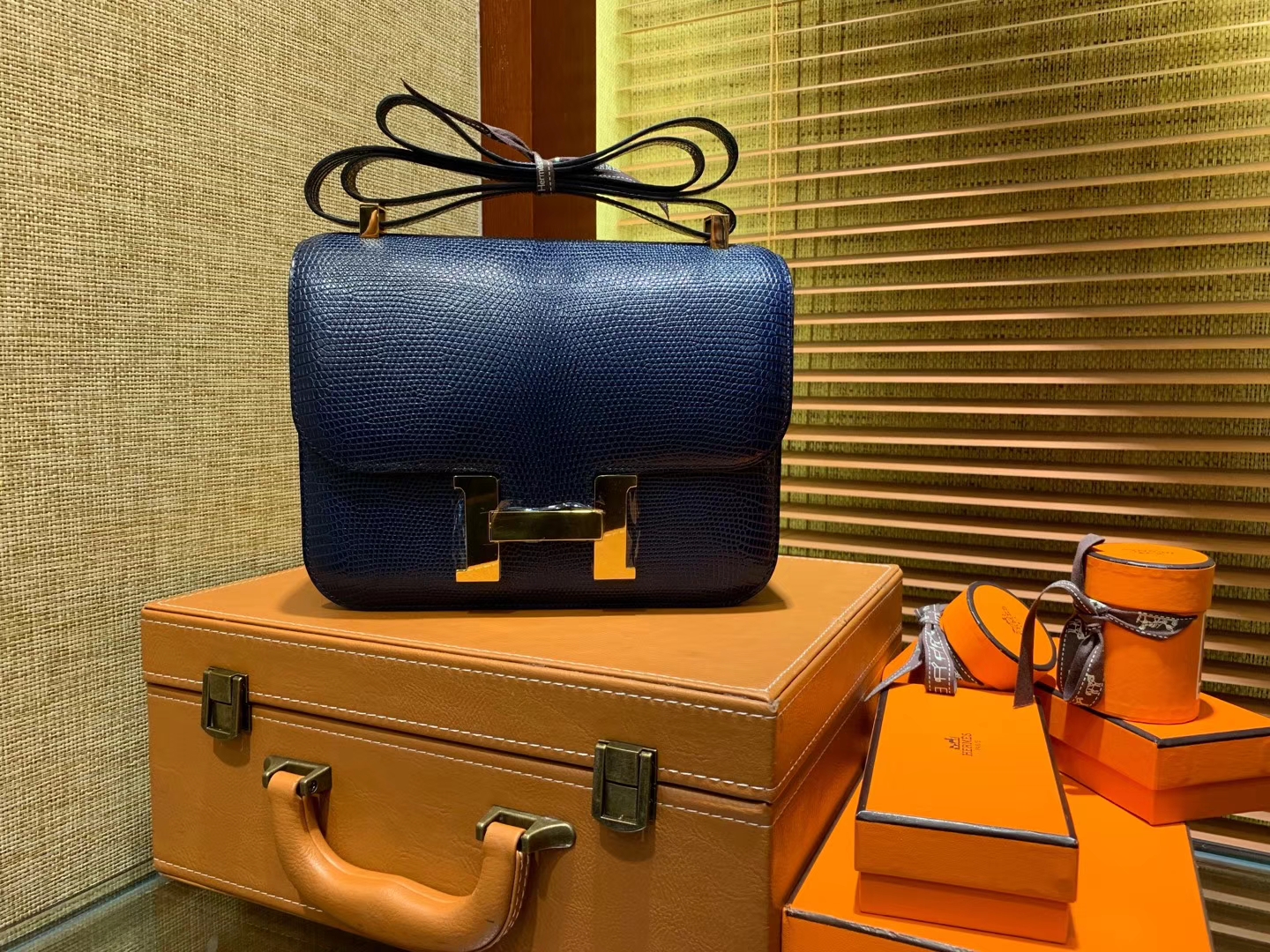 Hermès（爱马仕）Constance 23cm 午夜蓝 蜥蜴皮 顶级手缝工艺 金扣