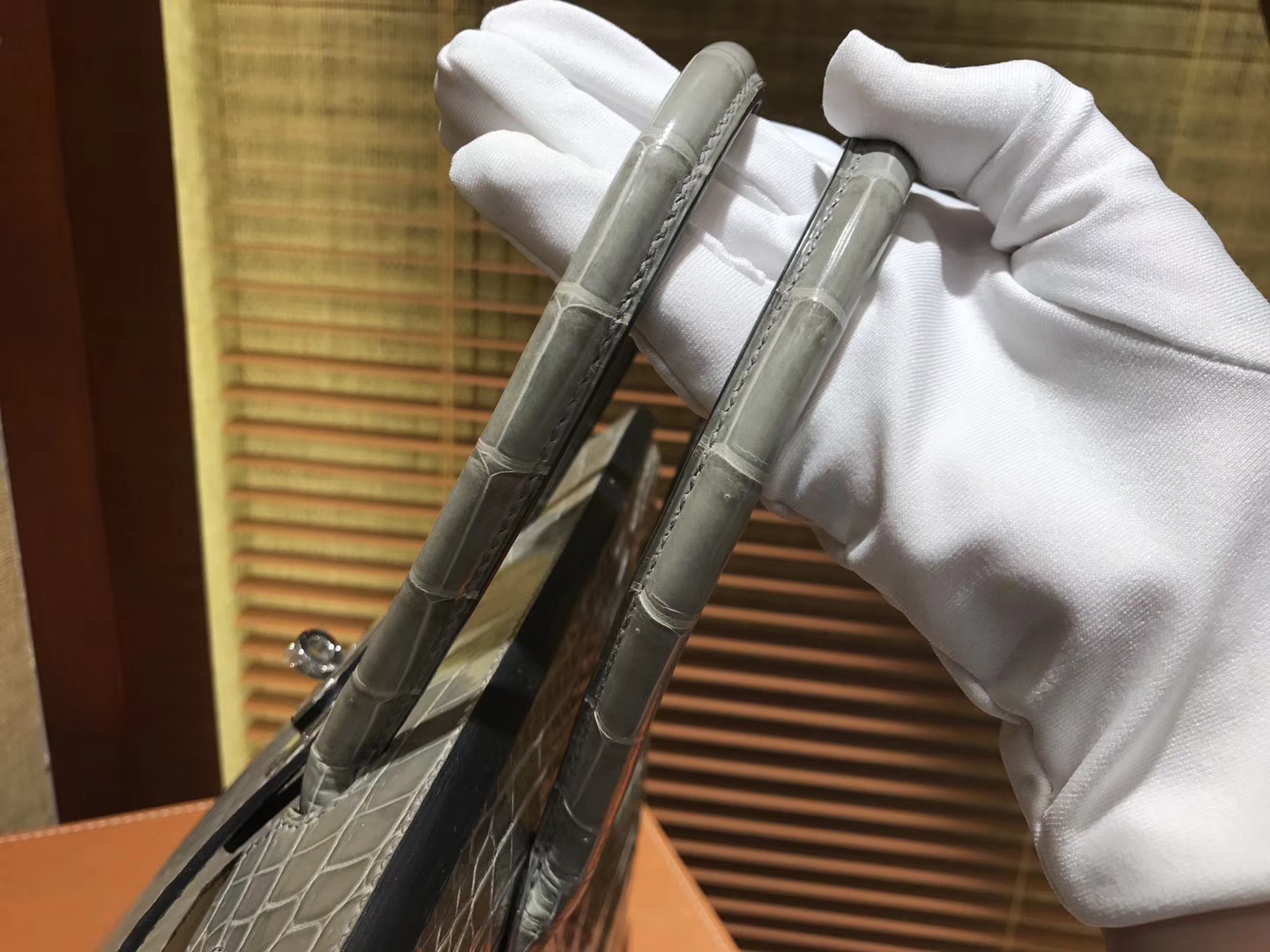 Hermès（爱马仕）Birkin铂金包 斑鸠灰 一级皮 尼罗鳄鱼 进口原料 顶级手缝工艺 银扣 30cm