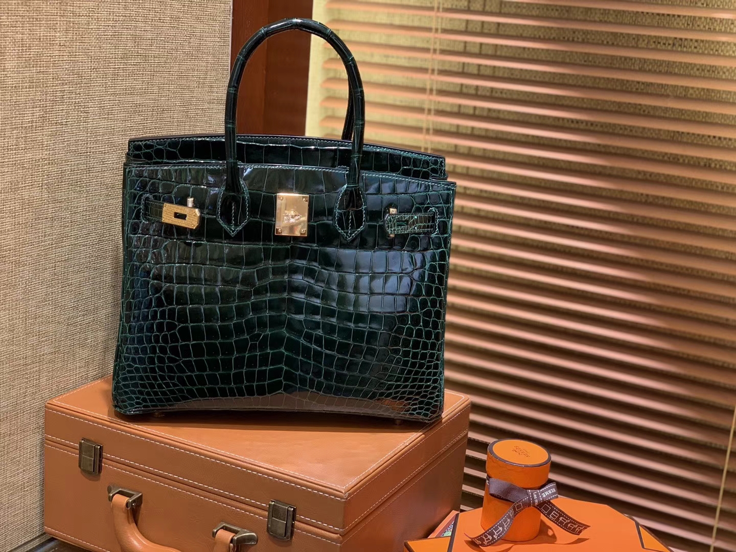 Hermès（爱马仕）Birkin铂金包 祖母绿 湾鳄 一级皮 倒V 进口原料 顶级手缝工艺 30cm