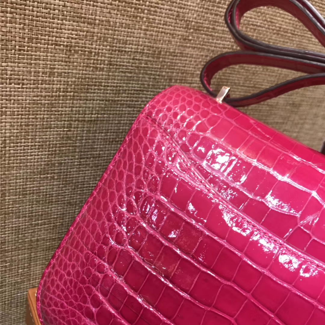 Hermès（爱马仕）Constance空姐包 天方夜谭粉 一级 美洲 鳄鱼皮 臻品级别 金扣 18cm