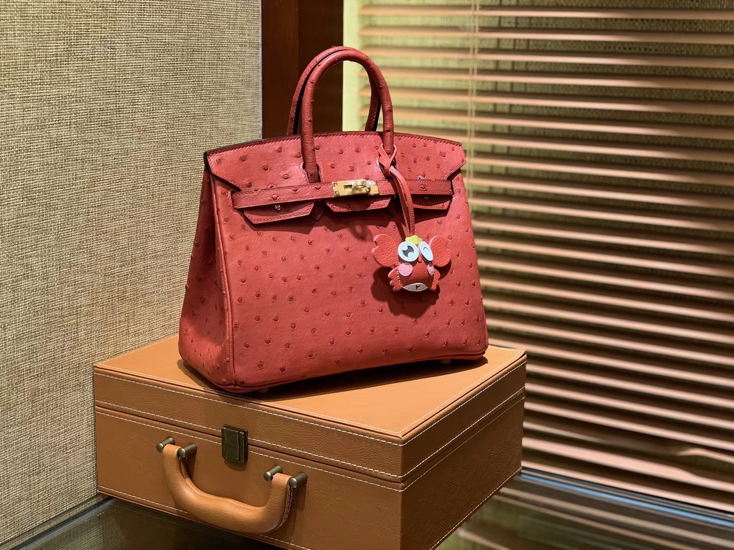 Hermès（爱马仕）Birkin 25cm 大红色 南非进口鸵鸟皮 顶级手缝工艺 金扣