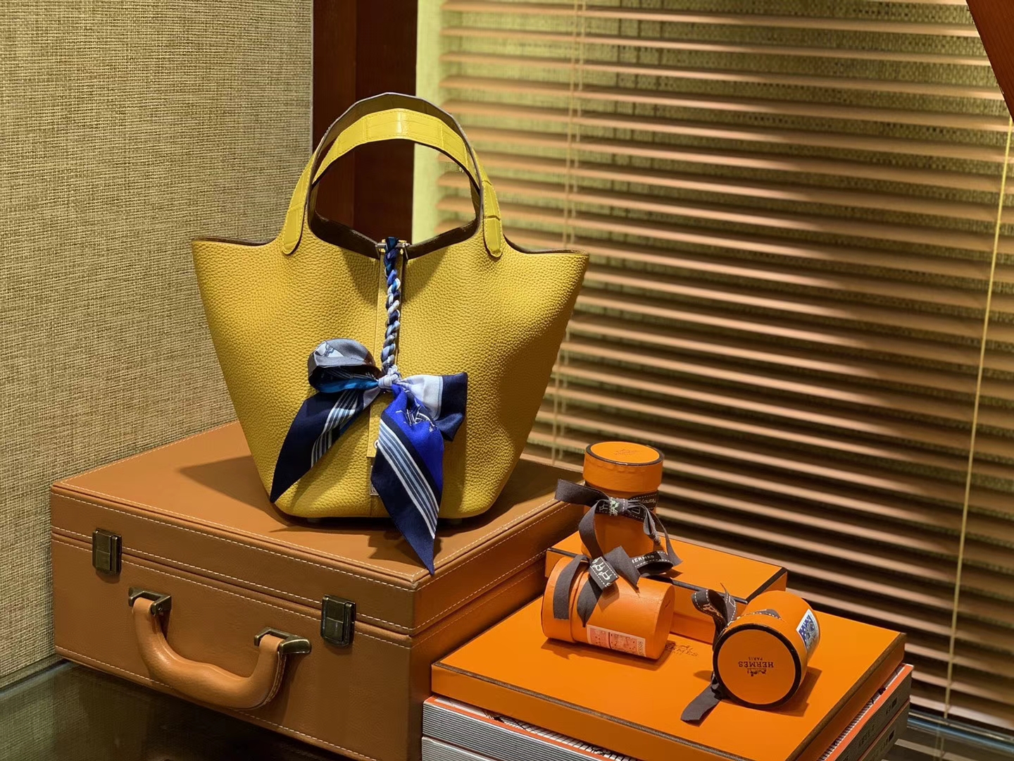 Hermès（爱马仕）Piction菜篮包 琥珀黄 Togo牛皮 拼鳄鱼 进口原料 全手工缝制 银扣 22cm