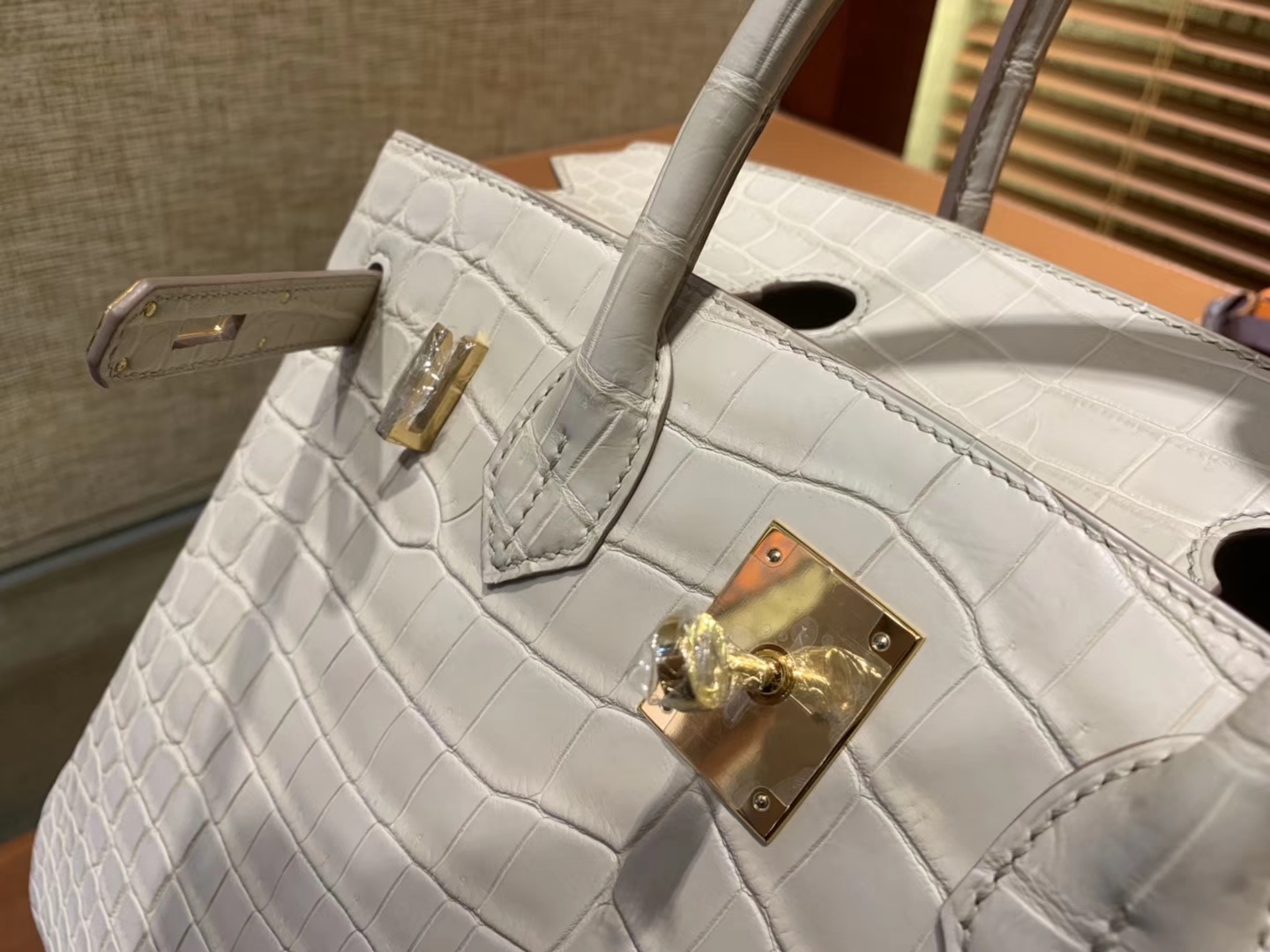 Hermès（爱马仕）Birkin铂金包 羊毛白 一级皮 雾面尼罗鳄鱼皮 进口原料 顶级手缝工艺 30cm