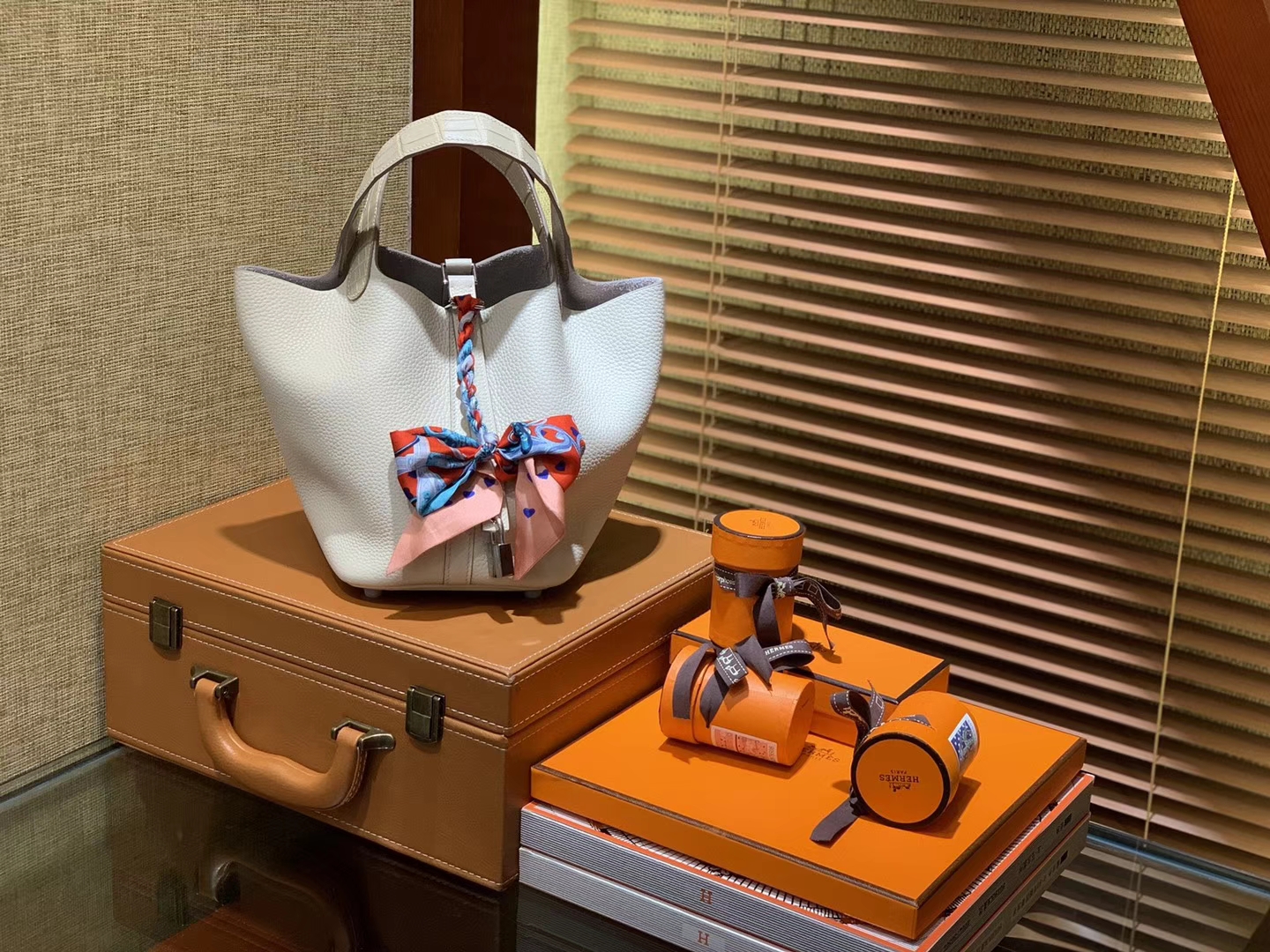 Hermès（爱马仕）Piction菜篮包 奶昔白 Togo牛皮 拼鳄鱼 进口原料 全手工缝制 银扣 22cm