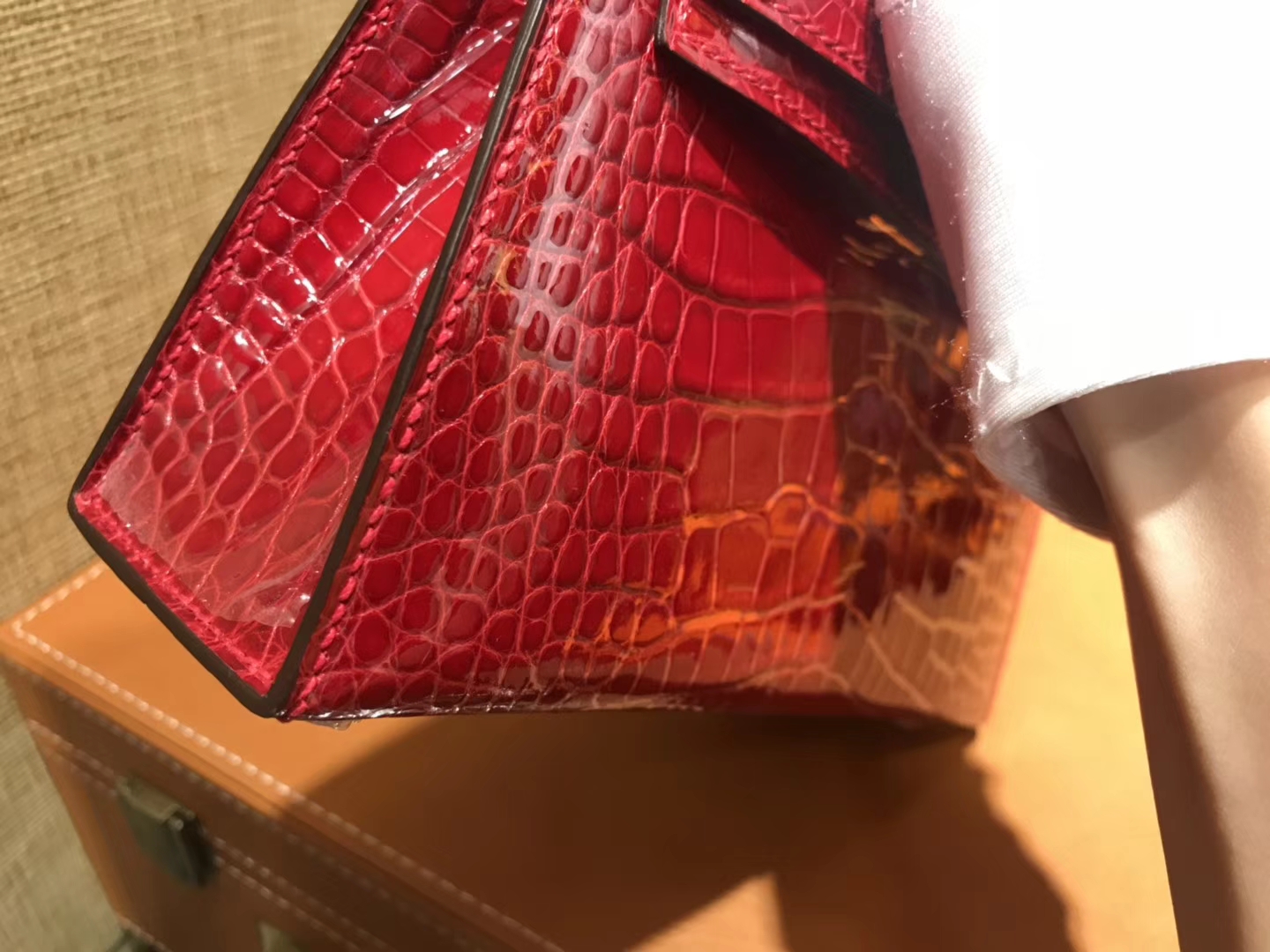Hermès（爱马仕）MiniKelly 迷你凯莉 大红色 一级美洲鳄鱼皮 顶级手缝蜡线 金扣 19cm 2代