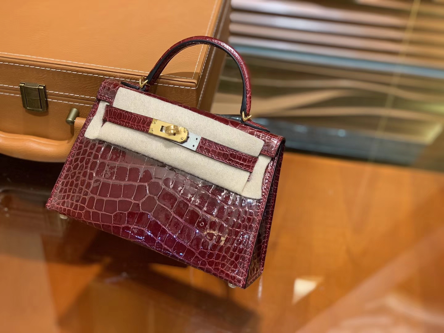 Hermès（爱马仕）迷你2代 19cm 波尔多酒红 一级美洲 鳄鱼皮 顶级手工 金扣