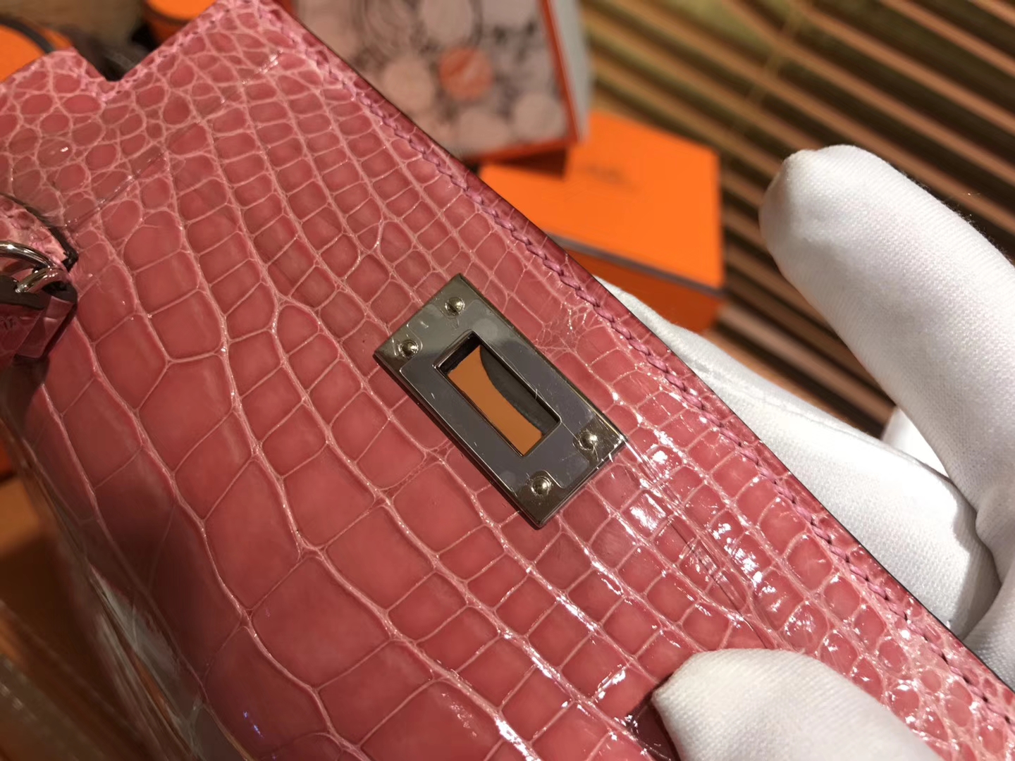 Hermès（爱马仕）MiniKelly 迷你凯莉 陶瓷粉 一级美洲鳄鱼皮 顶级手缝蜡线 银扣 19cm 2代