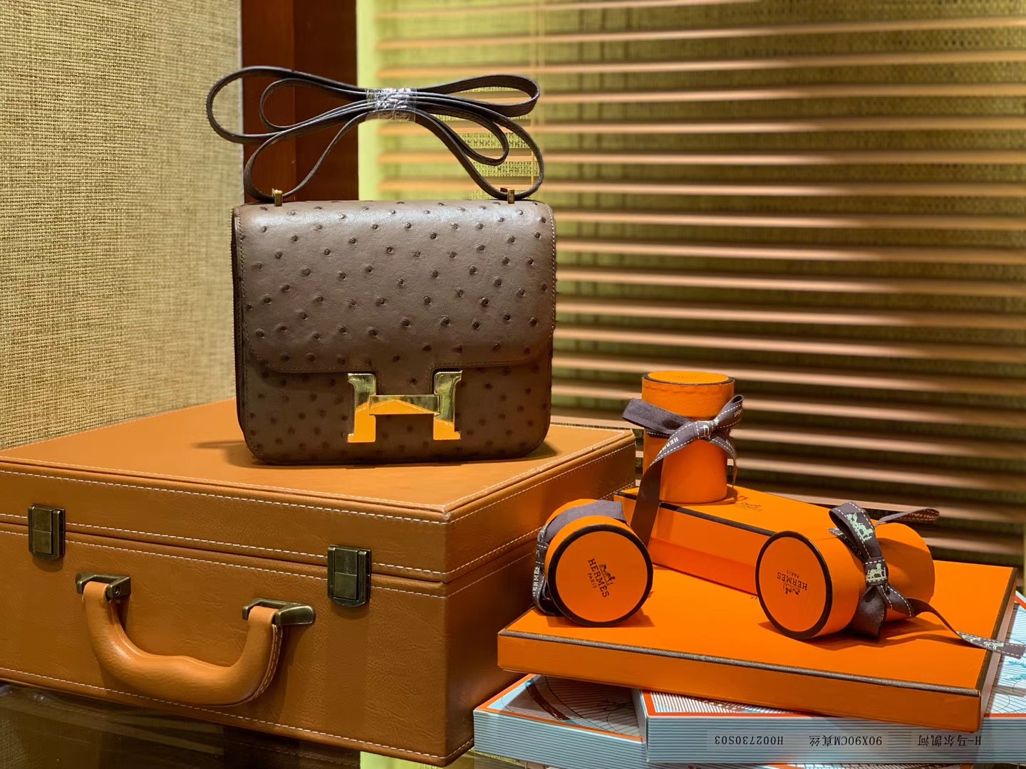 Hermès（爱马仕）Constance空姐包 巧克力 南非KK鸵鸟 顶级手缝工艺 金扣 18cm