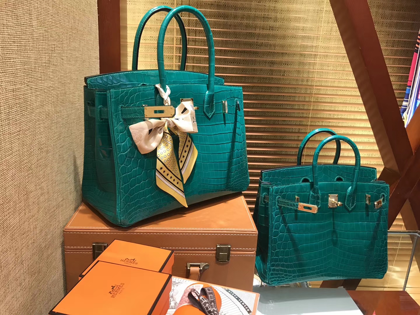 Hermès（爱马仕）Birkin铂金包 翡翠绿 一级皮 尼罗鳄鱼 进口原料 顶级手缝工艺 25cm