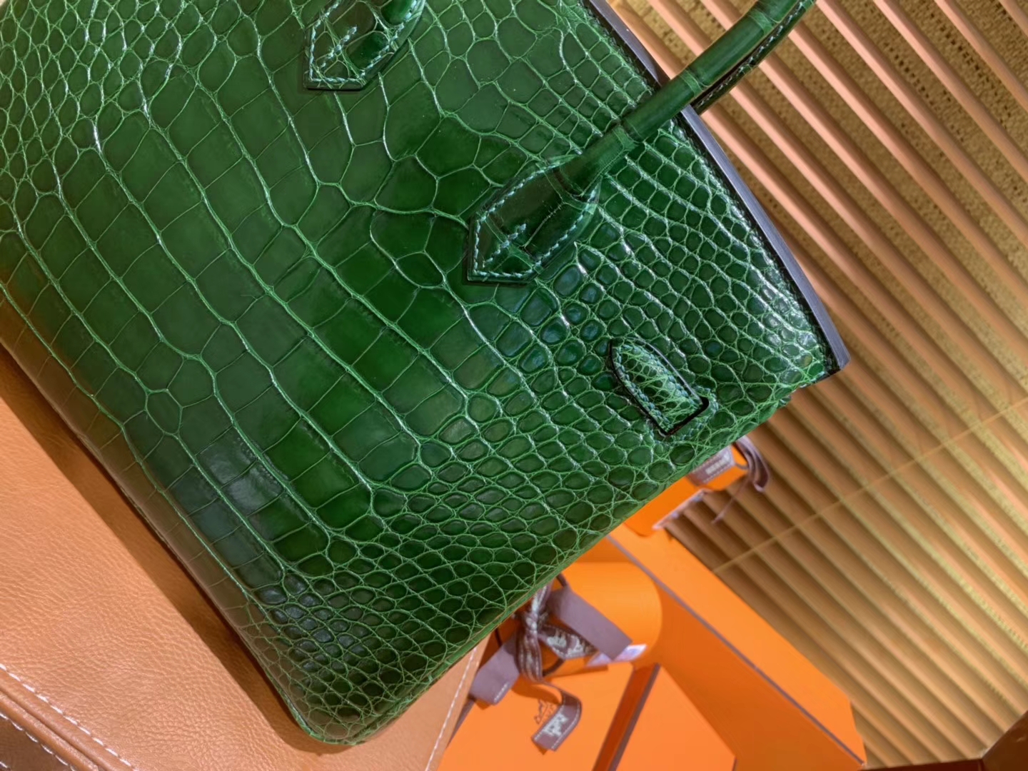 Hermès（爱马仕）Birkin铂金包 祖母绿 一级皮 美洲鳄鱼 进口原料 顶级手缝工艺 25cm