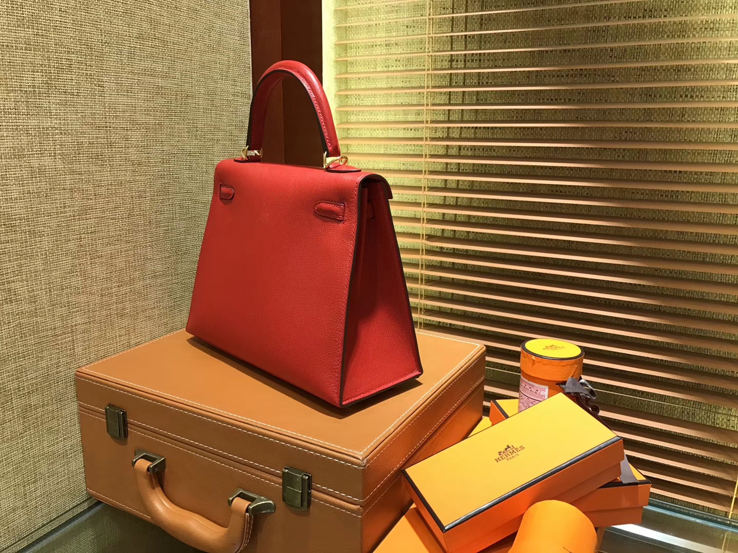 Hermès（爱马仕）Kelly凯莉包 红色 山羊皮 进口原料 原版蜜蜡线 顶级工艺 金扣 25cm