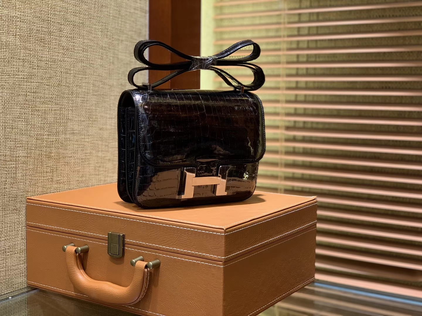 Hermès（爱马仕）Constance空姐包 经典黑 一级 尼罗 鳄鱼皮 臻品级别 银扣 18cm