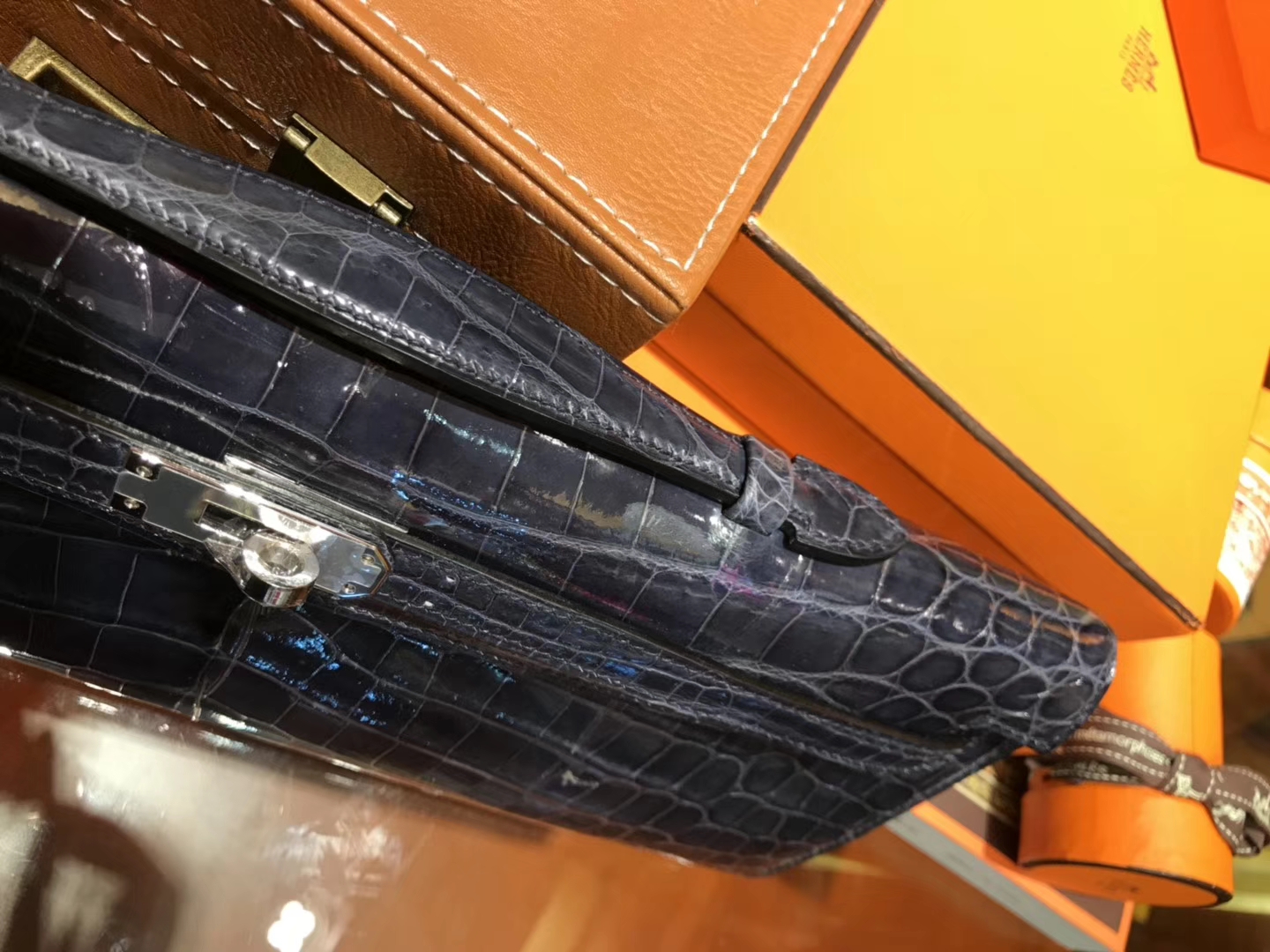Hermès（爱马仕）Kelly cut 手包 风暴蓝 亮面鳄鱼 金扣 31cm