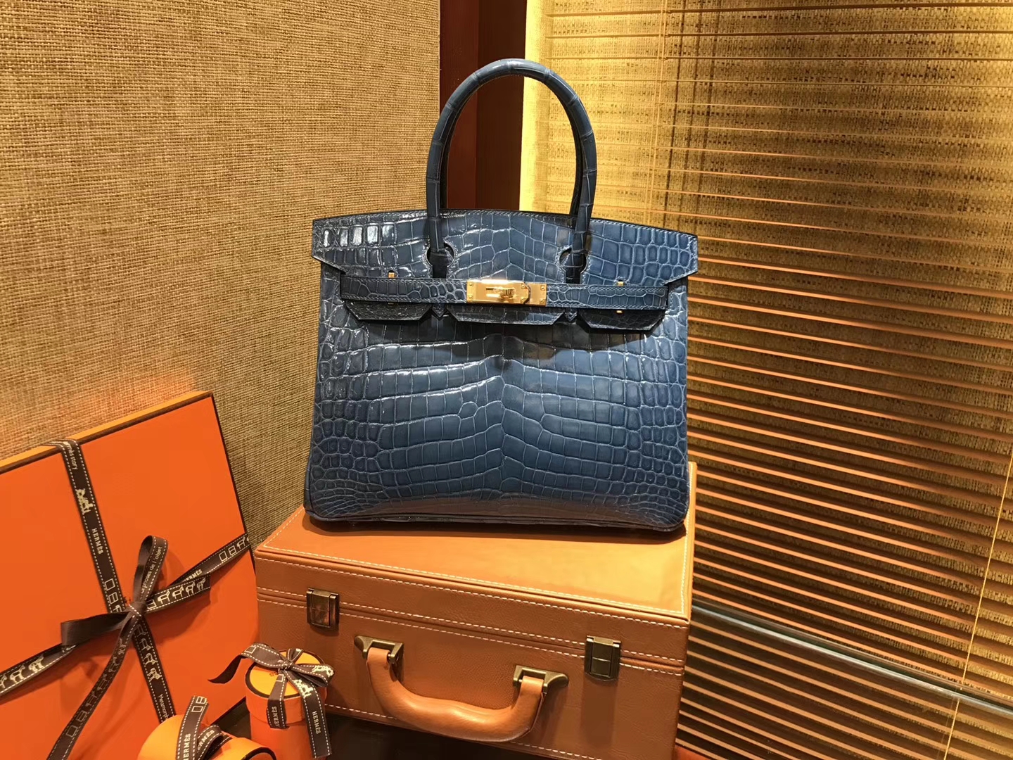Hermès（爱马仕）Birkin铂金包 玛瑙蓝 一级皮 尼罗鳄鱼 进口原料 顶级手缝工艺 金扣 30cm