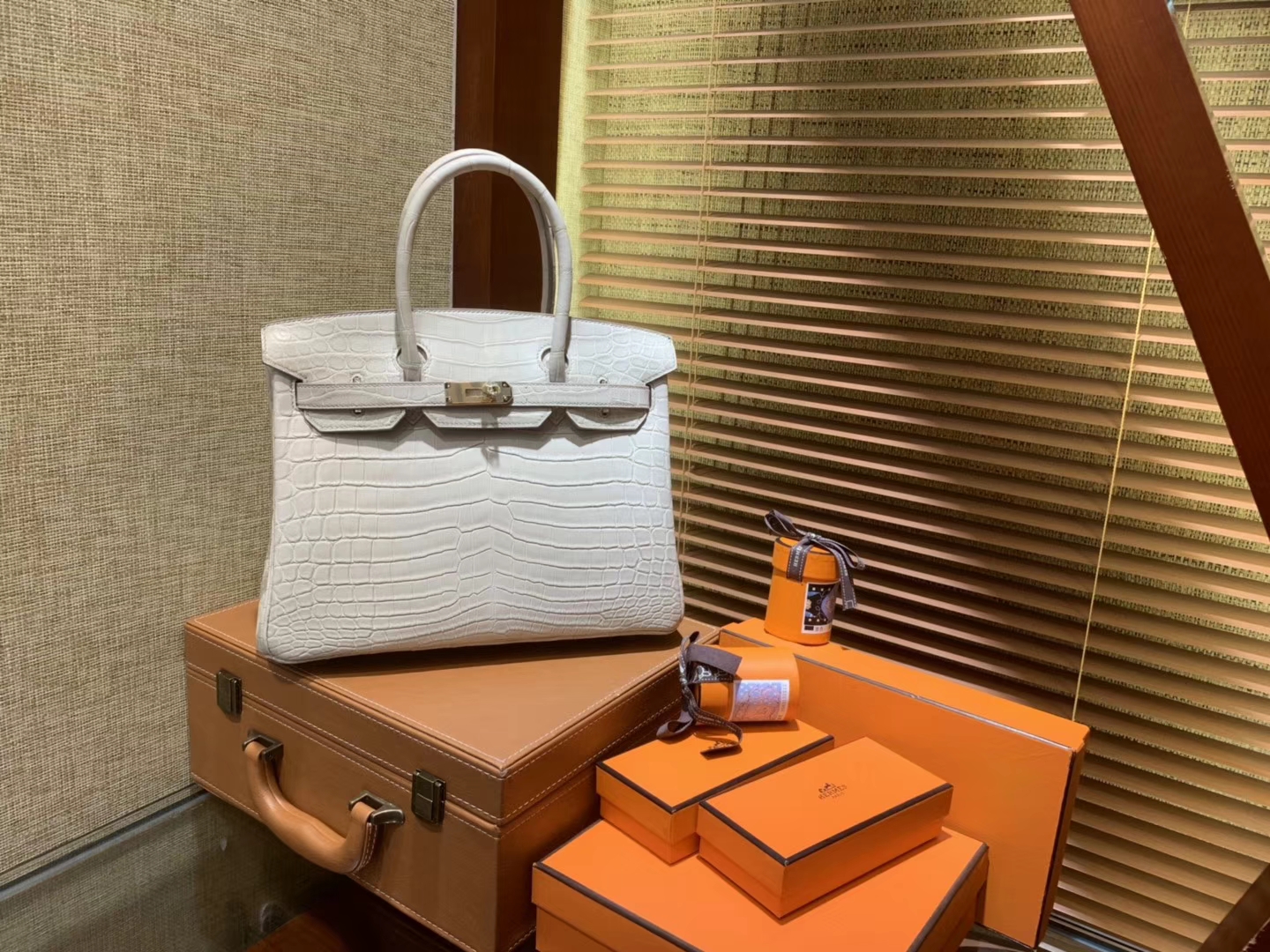 Hermès（爱马仕）Birkin铂金包 羊毛白 一级皮 雾面尼罗鳄鱼皮 进口原料 顶级手缝工艺 30cm