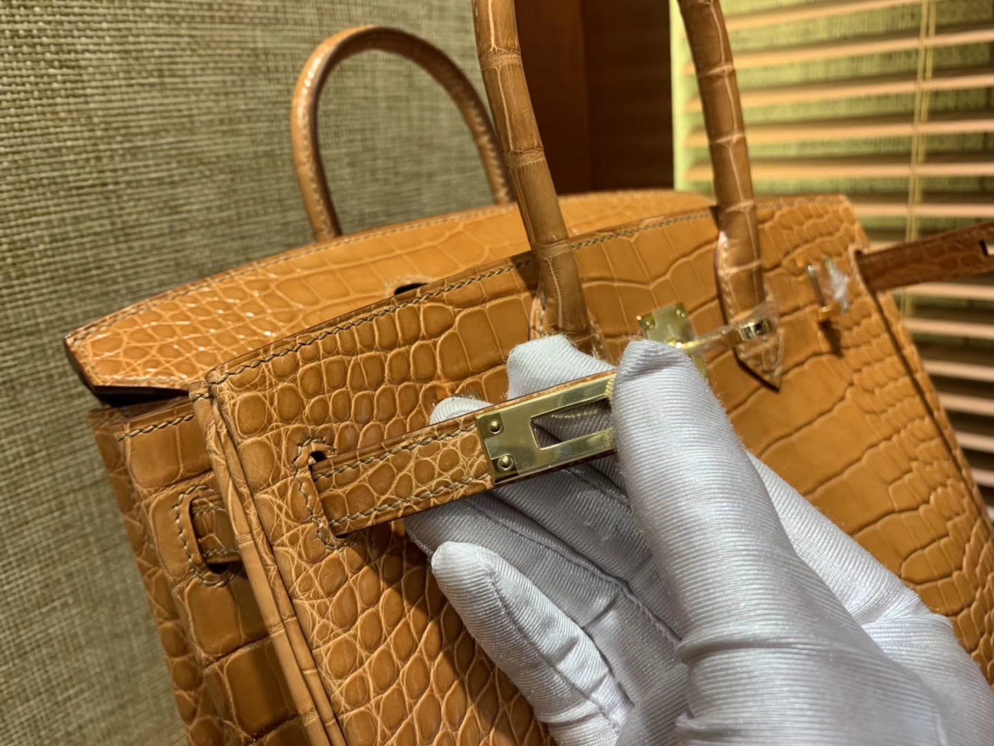 Hermès（爱马仕）Birkin铂金包 太妃金 一级皮 尼罗鳄鱼 进口原料 顶级手缝工艺 25cm