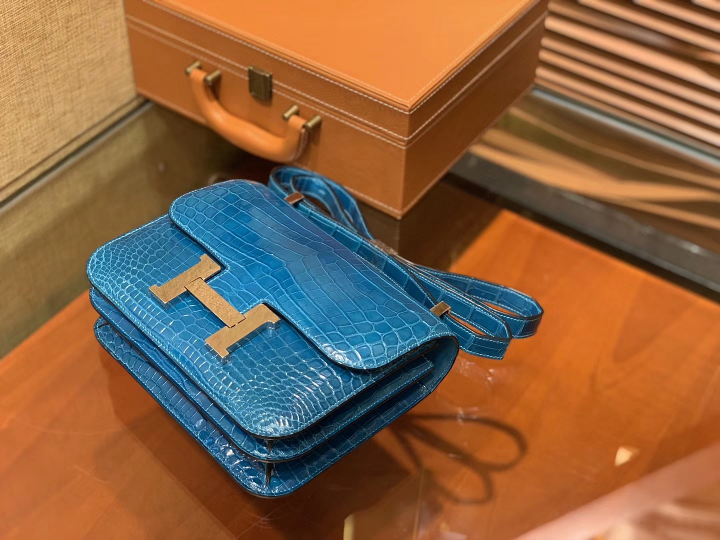 Hermès（爱马仕）Constance 23cm 伊滋密尔蓝 一级尼罗鳄鱼皮 顶级手缝工艺 金扣