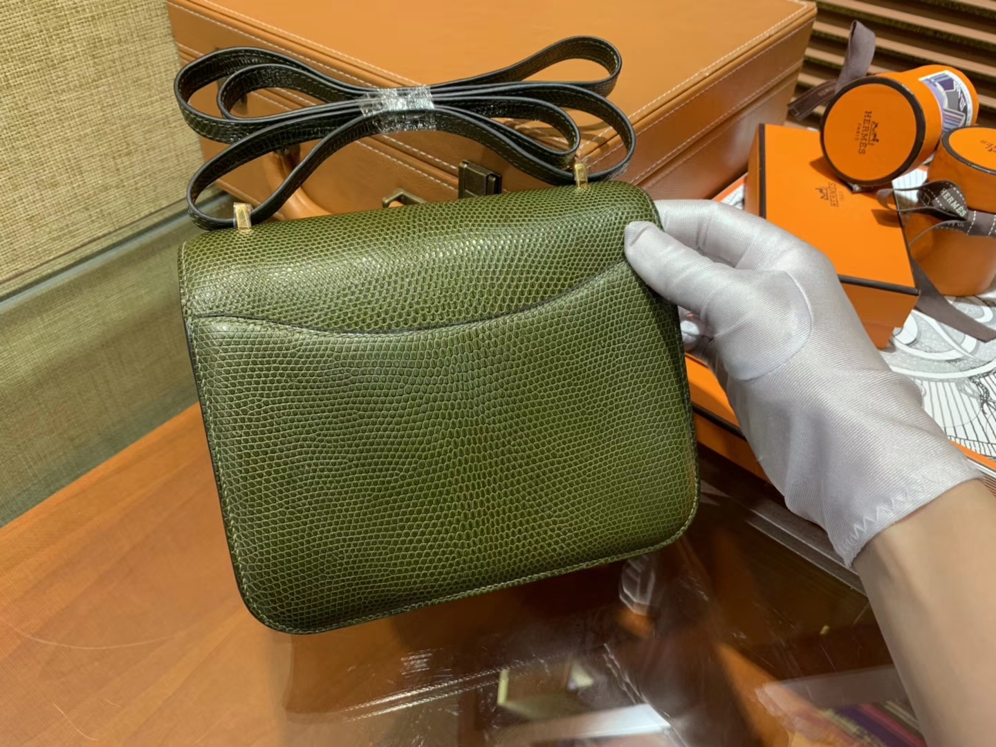 Hermès（爱马仕）Constance空姐包 橄榄绿 蜥蜴皮 顶级全手工缝制 金扣 18cm
