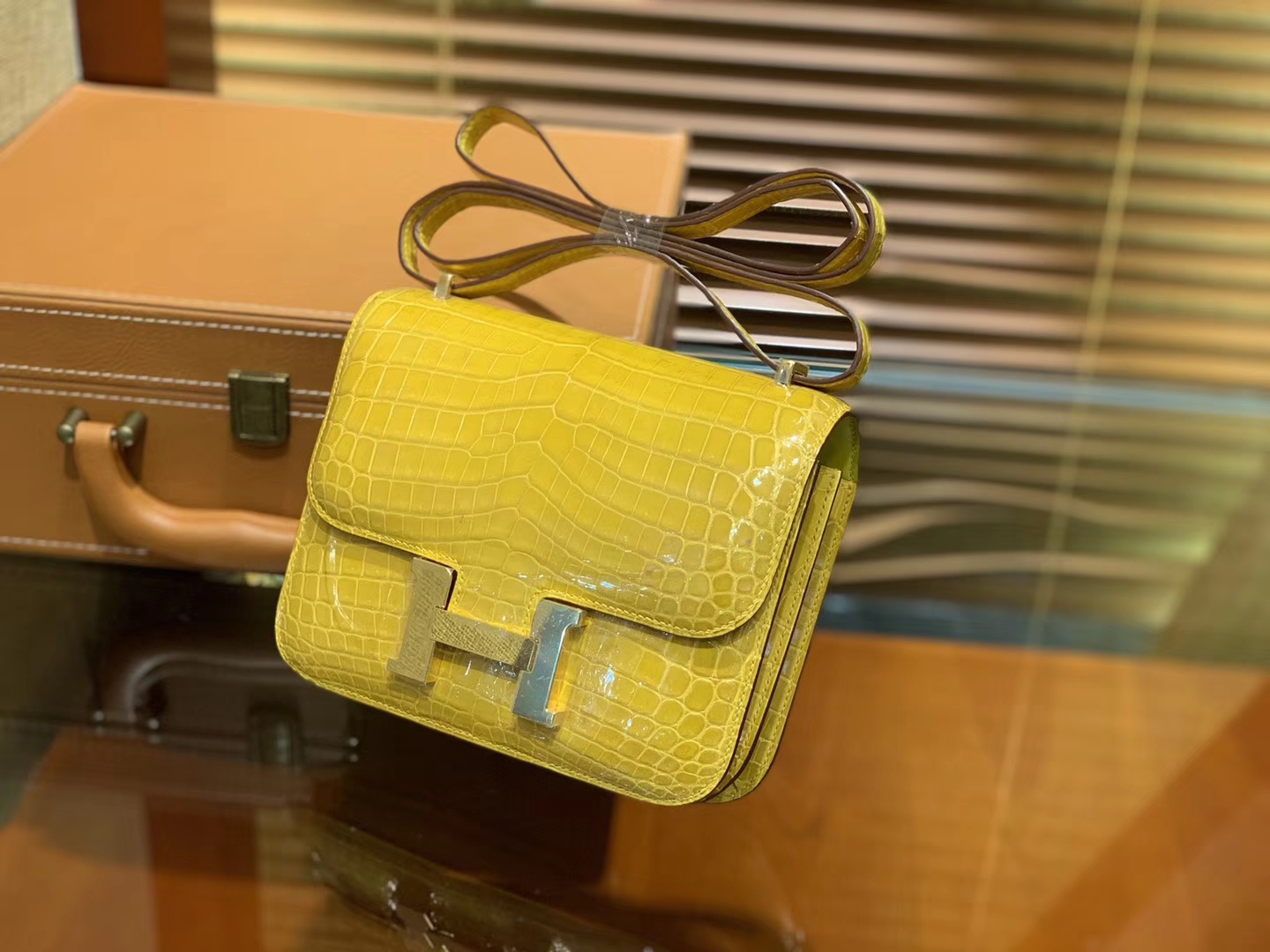 Hermès（爱马仕）Constance空姐包 琥珀黄 一级 尼罗 鳄鱼皮 臻品级别 金扣 18cm