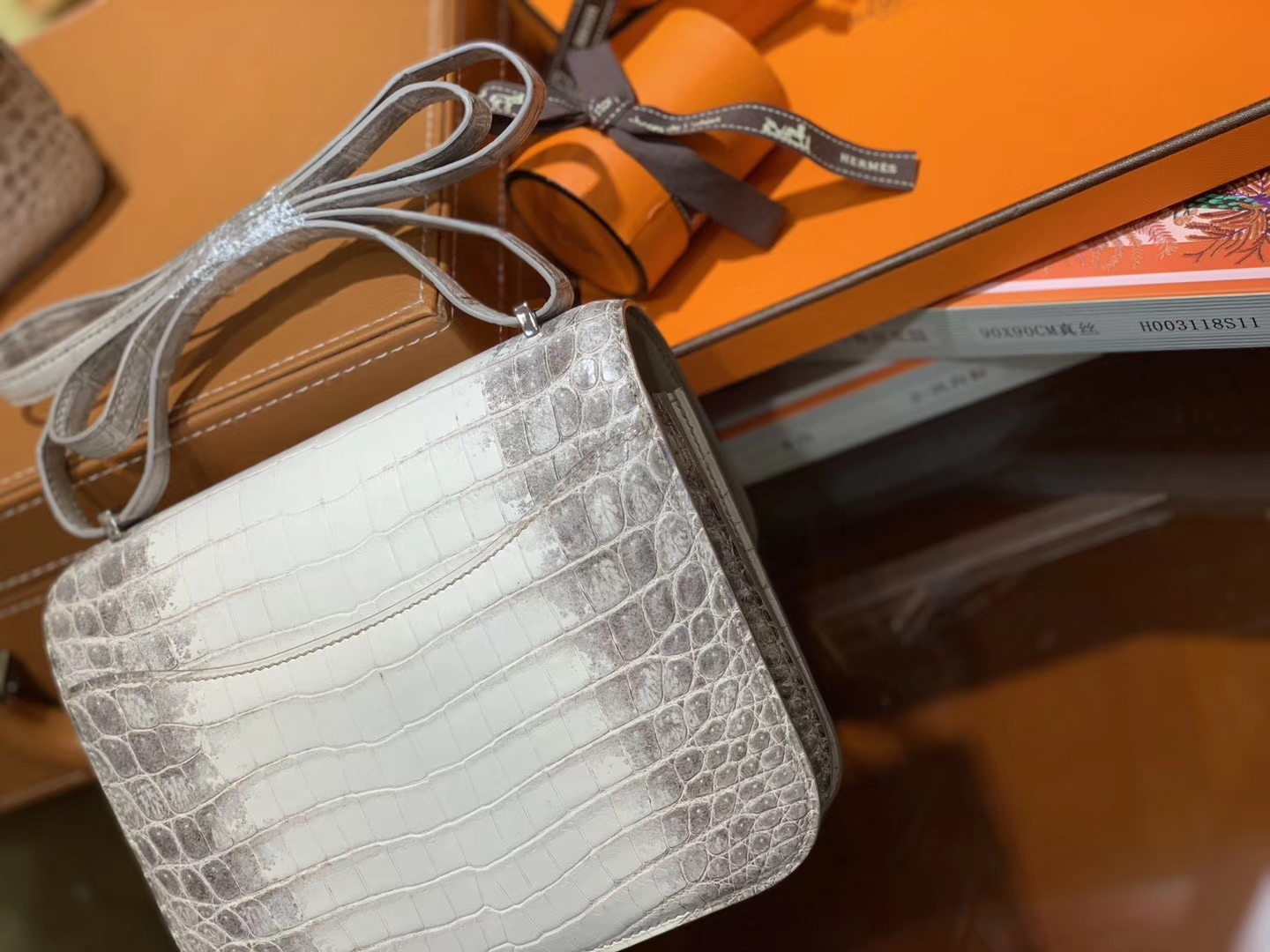 Hermès（爱马仕）Constance空姐包 喜马拉雅 一级尼罗雾面 鳄鱼皮 顶级全手工缝制 银扣 18cm