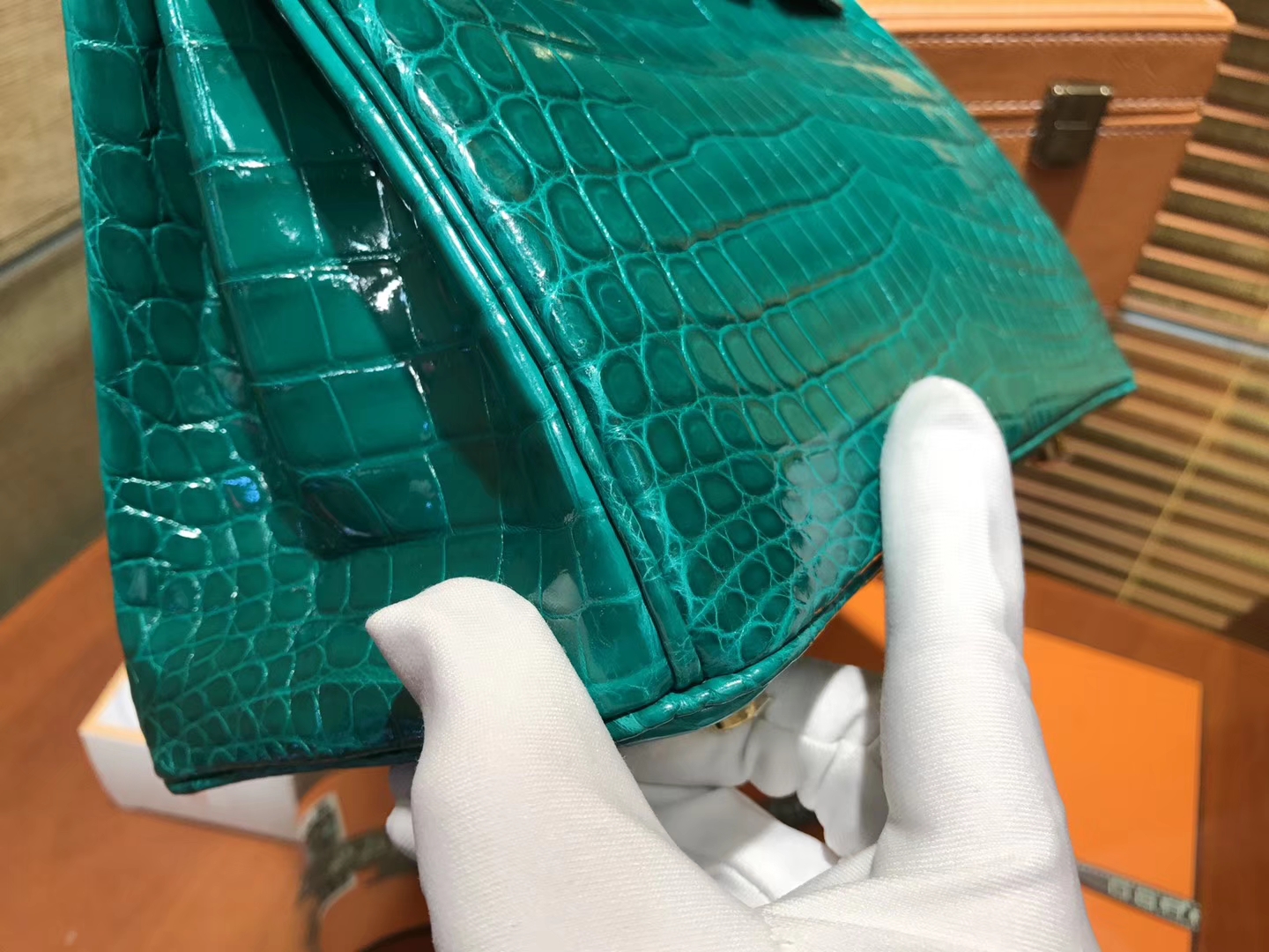 Hermès（爱马仕）Birkin铂金包 翡翠绿 一级皮 尼罗鳄鱼 进口原料 顶级手缝工艺 25cm