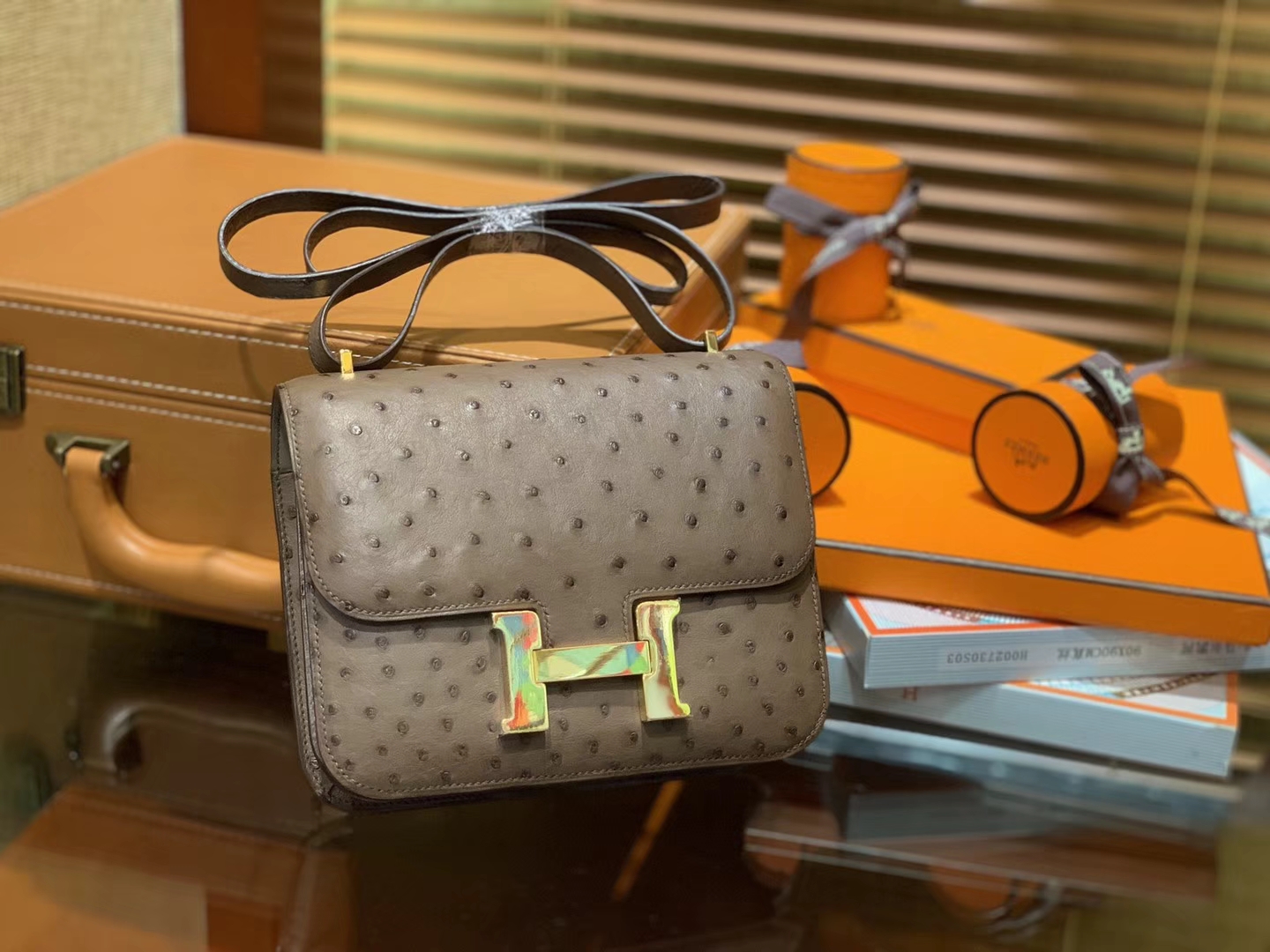 Hermès（爱马仕）Constance空姐包 巧克力 南非KK鸵鸟 顶级手缝工艺 金扣 18cm