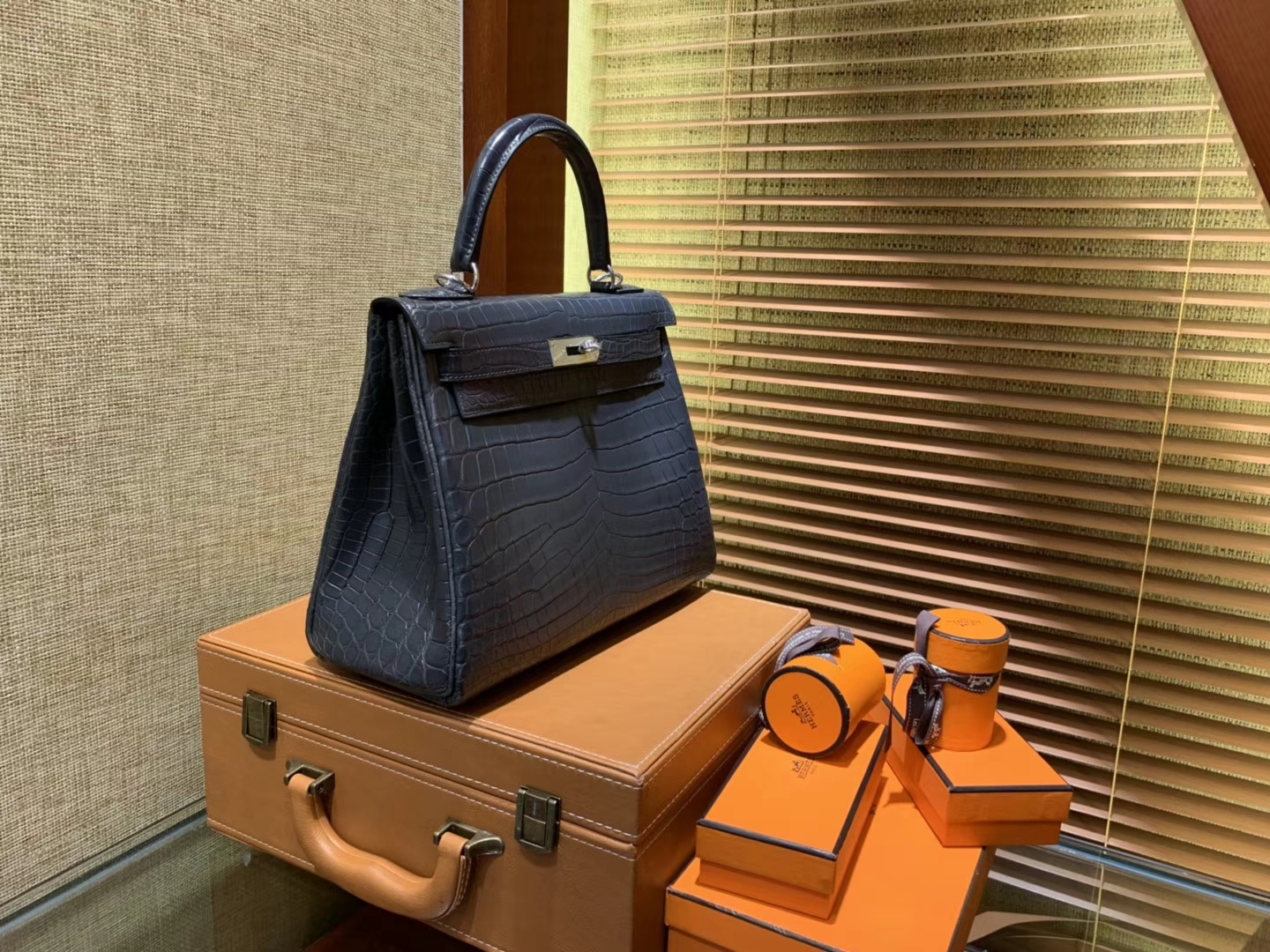 Hermès（爱马仕）Kelly 凯莉包 锡器灰 尼罗雾面 一级鳄鱼皮 顶级全手工缝制 银扣 28cm