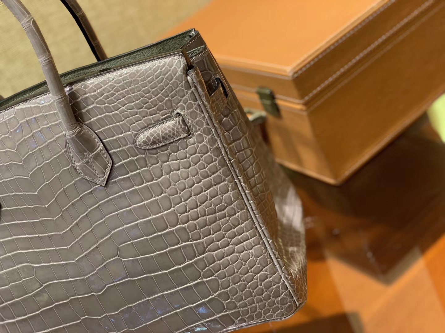 Hermès（爱马仕）Birkin铂金包 斑鸠灰 湾鳄 一级皮 倒V 进口原料 顶级手缝工艺 30cm
