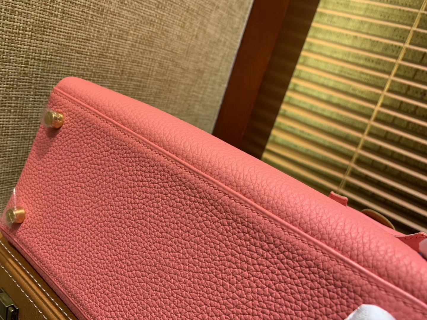 Hermès（爱马仕）Kelly凯莉包 togo小牛皮 唇膏粉 进口原料 原版蜜蜡线 金扣 28cm