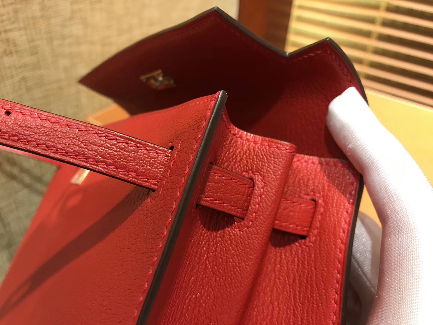 Hermès（爱马仕）Kelly凯莉包 红色 山羊皮 进口原料 原版蜜蜡线 顶级工艺 金扣 25cm
