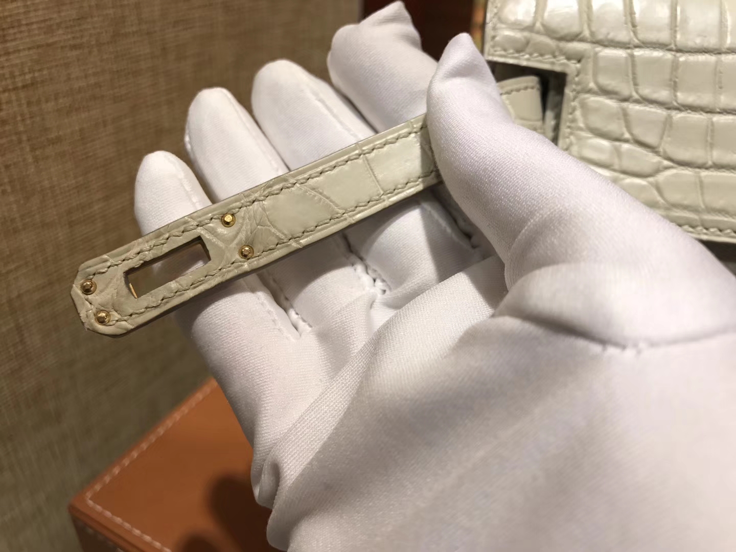 Hermès（爱马仕）Kelly 凯莉包 羊毛白 尼罗雾面 一级鳄鱼皮 顶级全手工缝制 金扣 25cm