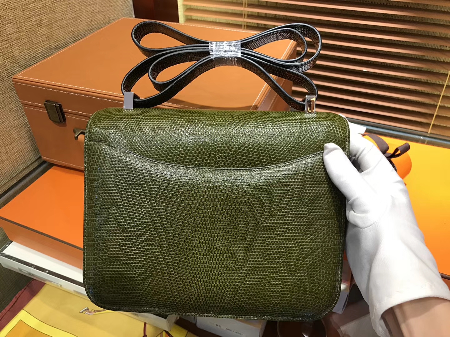 Hermès（爱马仕）Constance 23cm 橄榄绿 蜥蜴皮 顶级手缝工艺 金扣