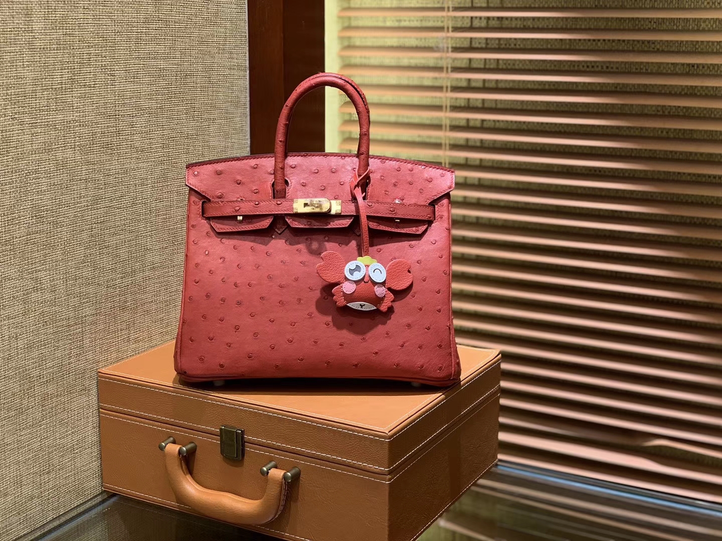 Hermès（爱马仕）Birkin 25cm 大红色 南非进口鸵鸟皮 顶级手缝工艺 金扣