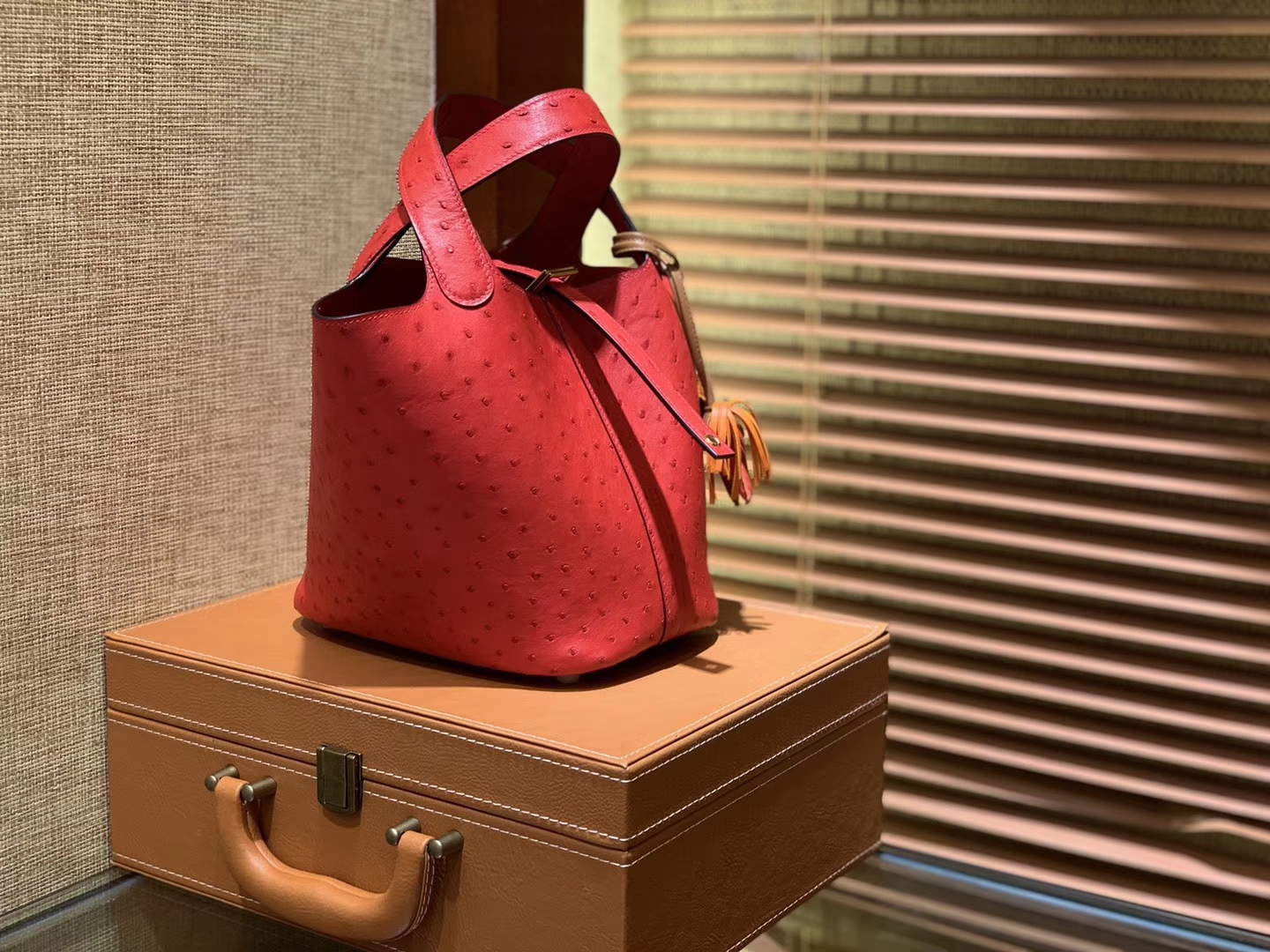 Hermès（爱马仕）Piction 18cm 心红色 最新红色系 南非进口鸵鸟 金扣
