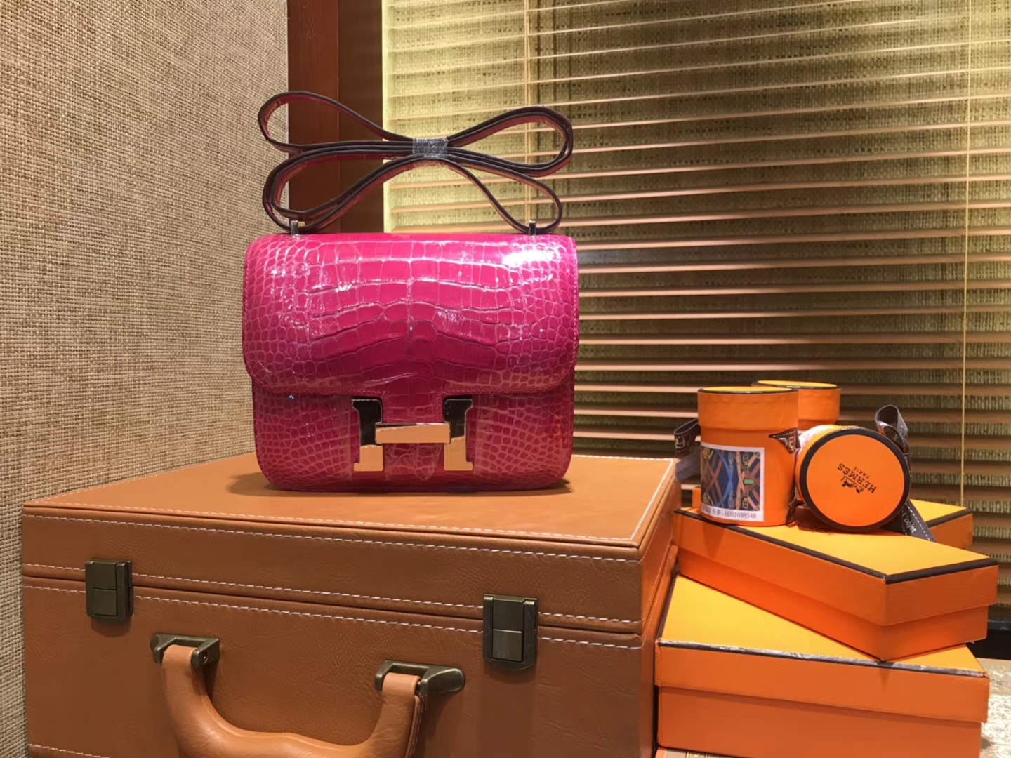 Hermès（爱马仕）Constance空姐包 天方夜谭粉 一级 美洲 鳄鱼皮 臻品级别 金扣 18cm