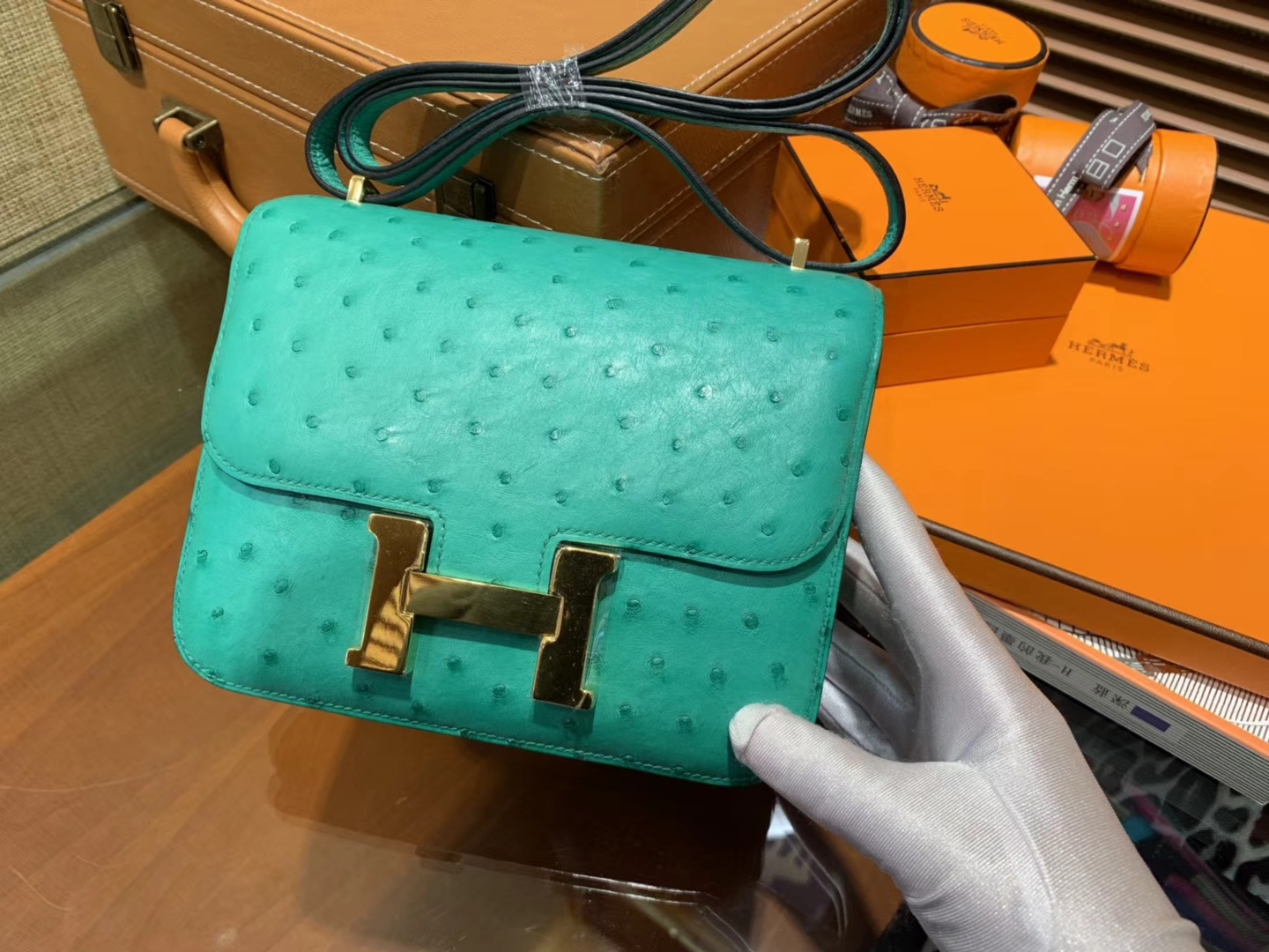 Hermès（爱马仕）Constance空姐包 湖水绿 南非KK鸵鸟 顶级手缝工艺 金扣 银扣 18cm
