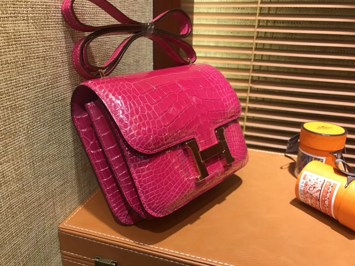 Hermès（爱马仕）Constance空姐包 天方夜谭粉 一级 美洲 鳄鱼皮 臻品级别 金扣 18cm