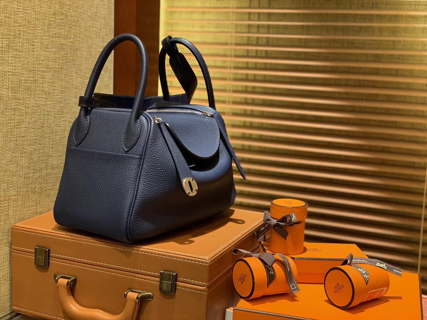 Hermès（爱马仕）Lindy琳迪包 午夜蓝 小牛皮拼鳄鱼皮 进口原料 全手工缝制 银扣 26cm