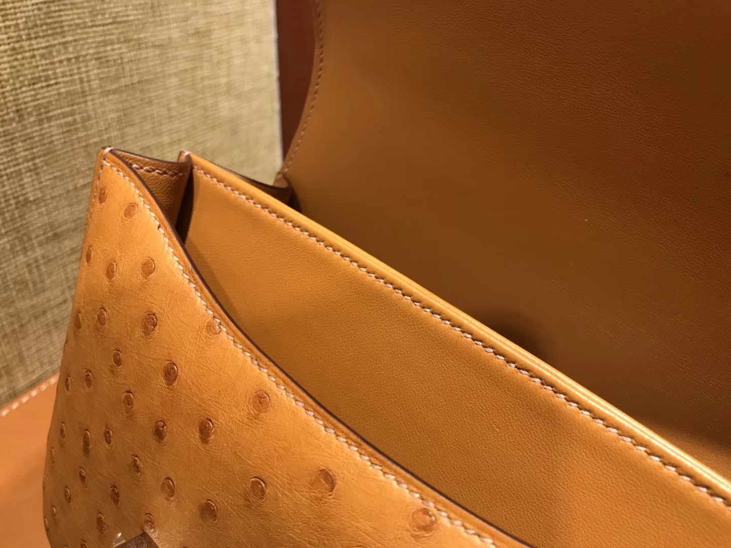 Hermès（爱马仕）Constance 18cm 太妃金 南非进口鸵鸟 KK级别 顶级全手工 金扣