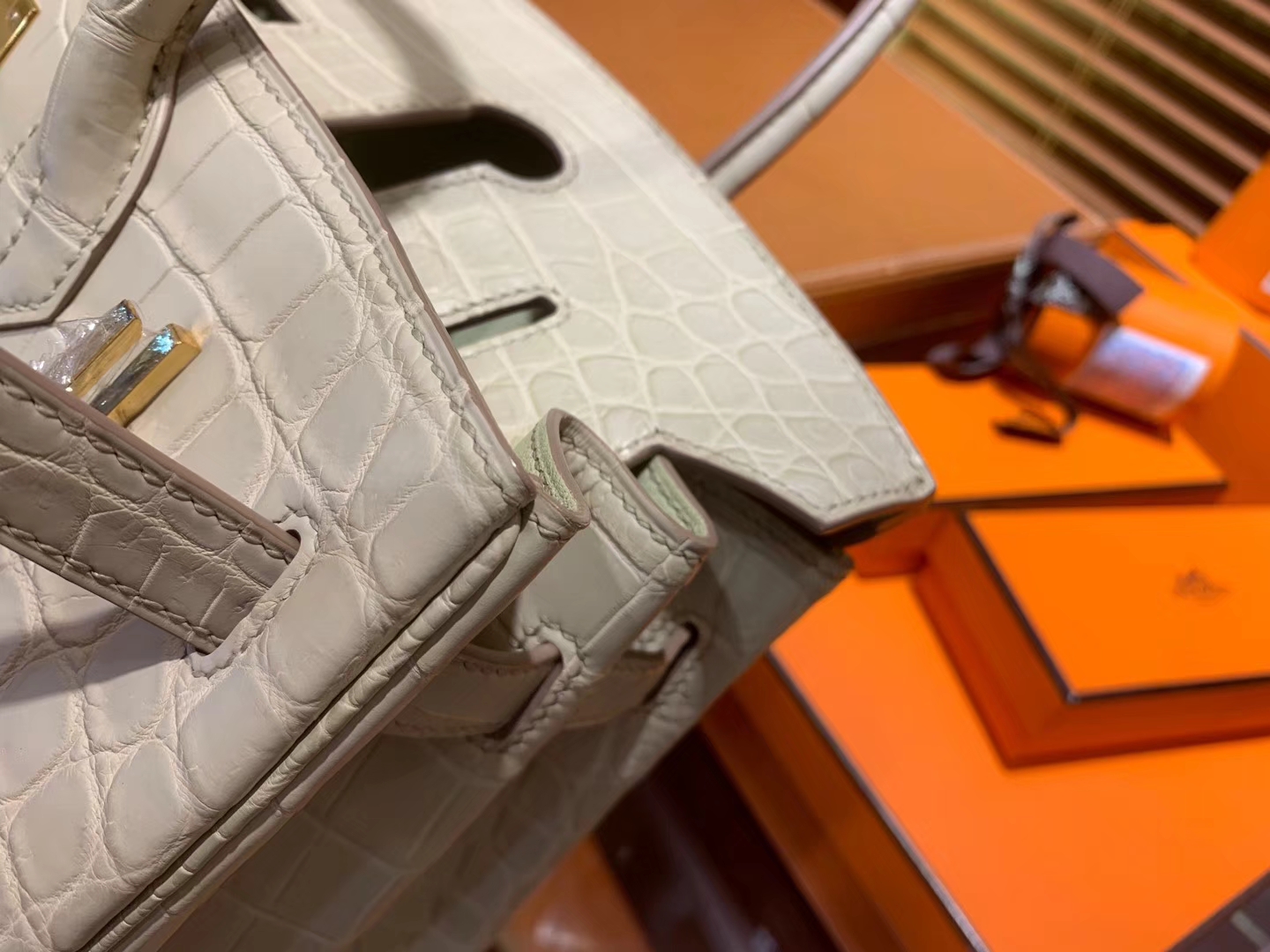 Hermès（爱马仕）Birkin铂金包 羊毛白 一级皮 雾面尼罗鳄鱼皮 进口原料 顶级手缝工艺 30cm
