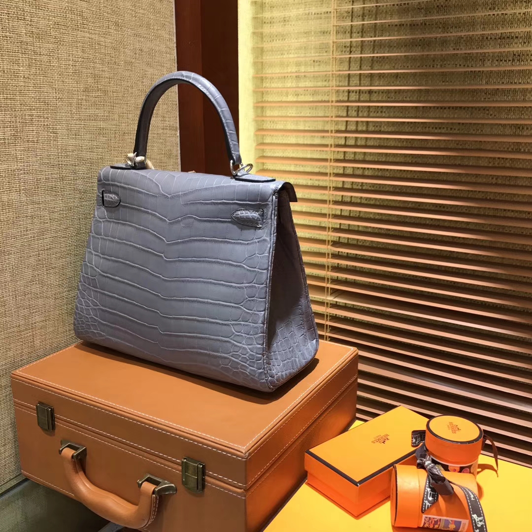 Hermès（爱马仕）Kelly 凯莉包 巴黎灰 尼罗雾面 一级鳄鱼皮 顶级全手工缝制 银扣 28cm